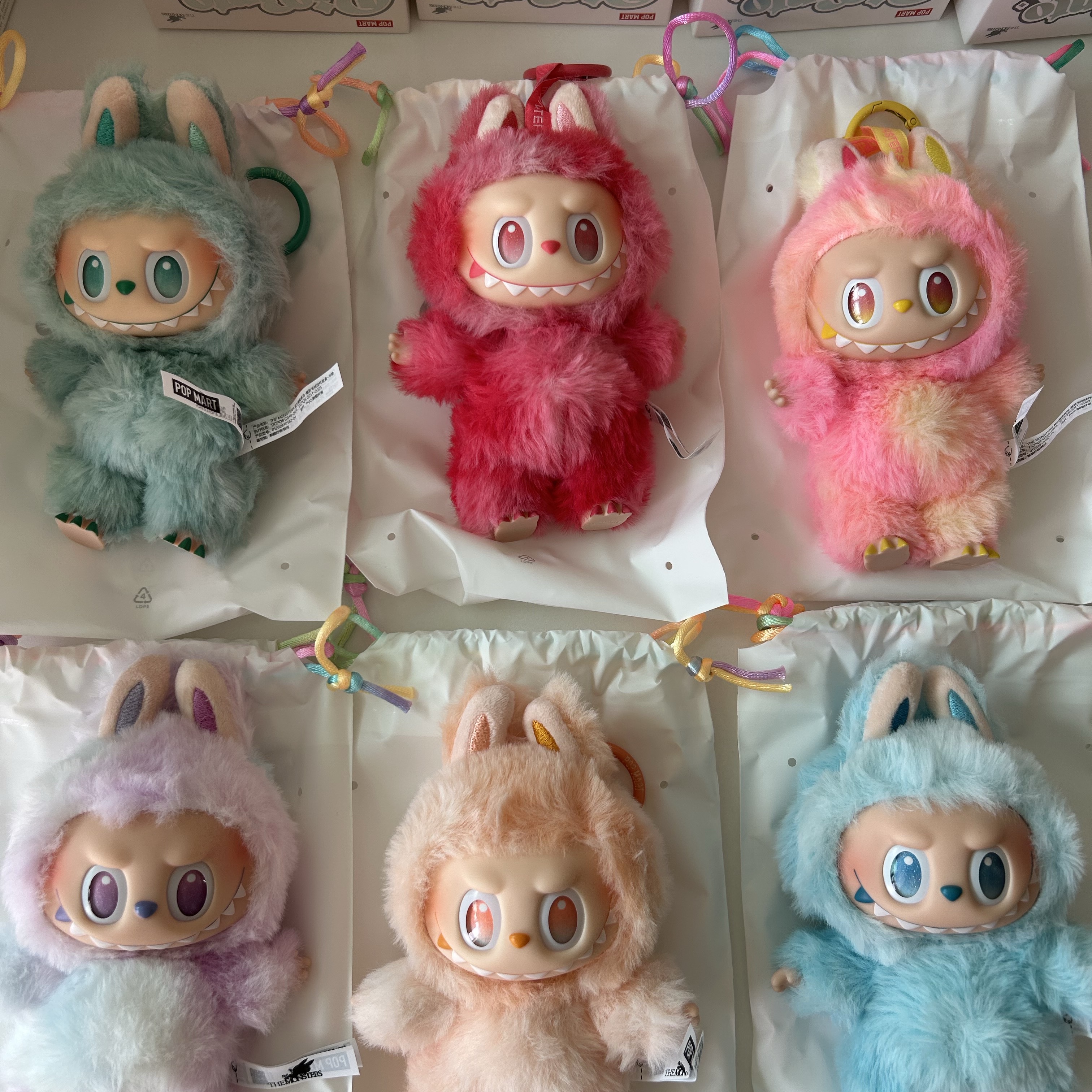 Pop Mart Labubu The Monsters Highlight Series Sealed Case (6 Blind Boxes) 착용 스타일 - 1