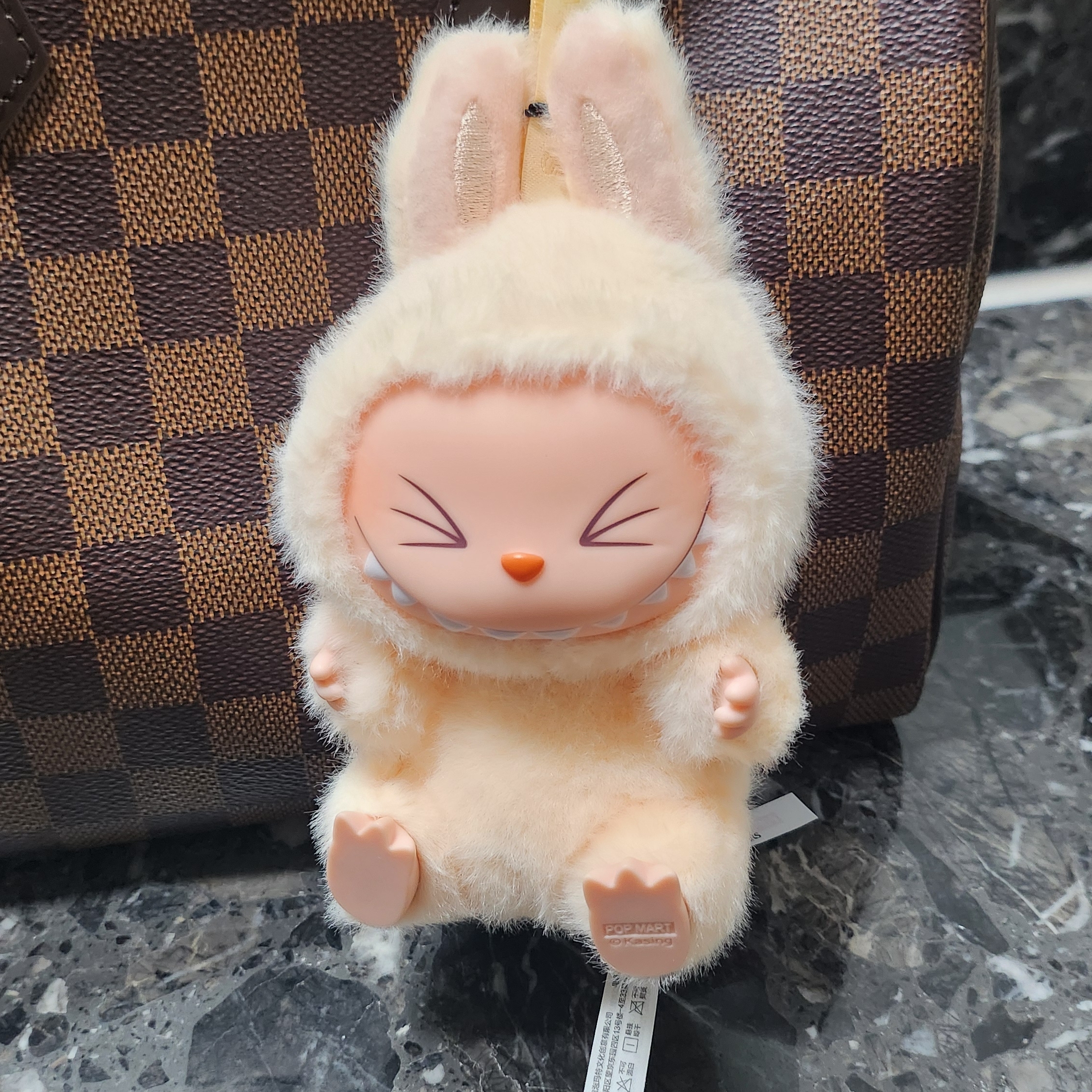 Pop Mart Labubu Let's Play Together Doll Series Sisi Keyring (Opened Case) 착용 스타일