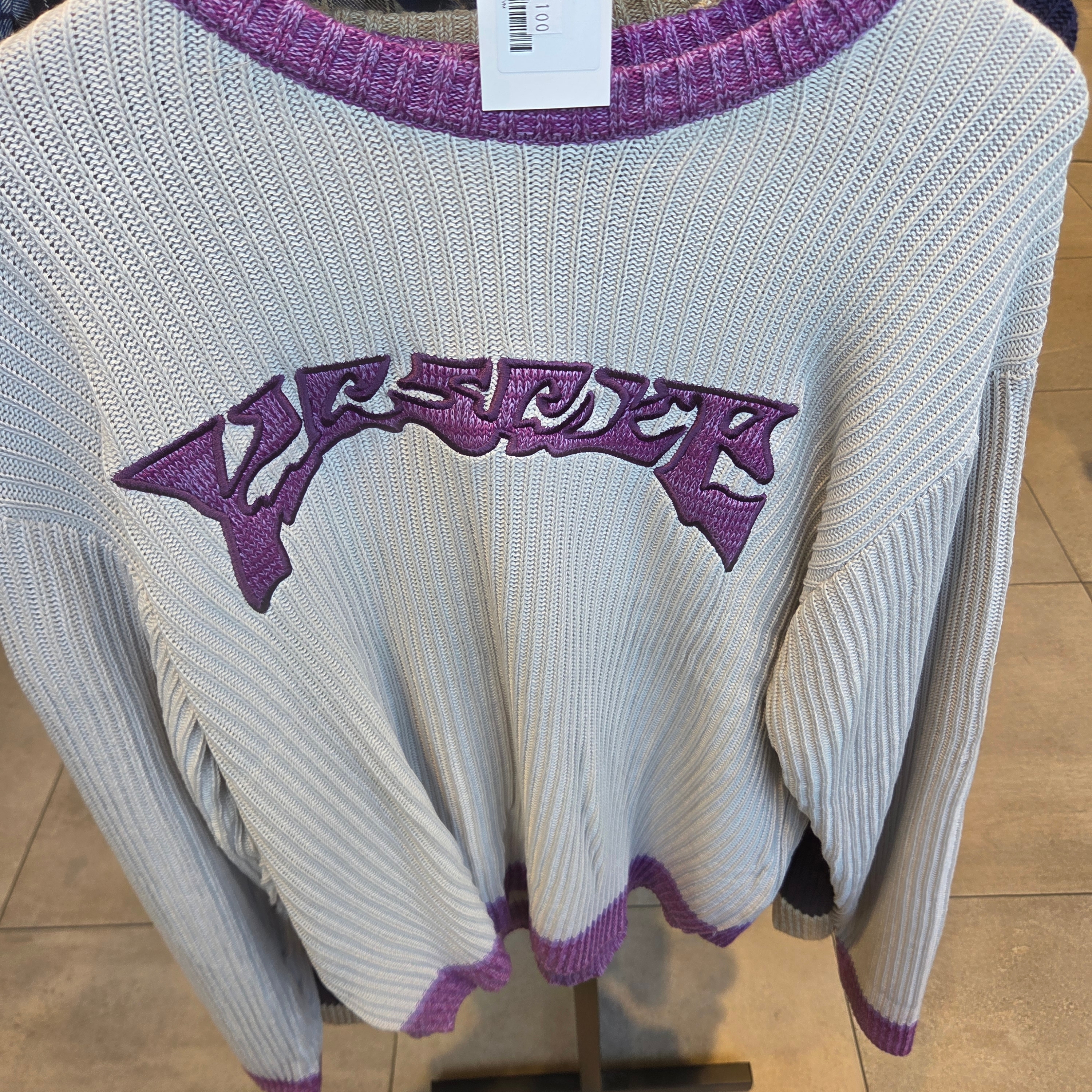 YESEYESEE Logo Applique Knit Pullover Ivory 착용 스타일