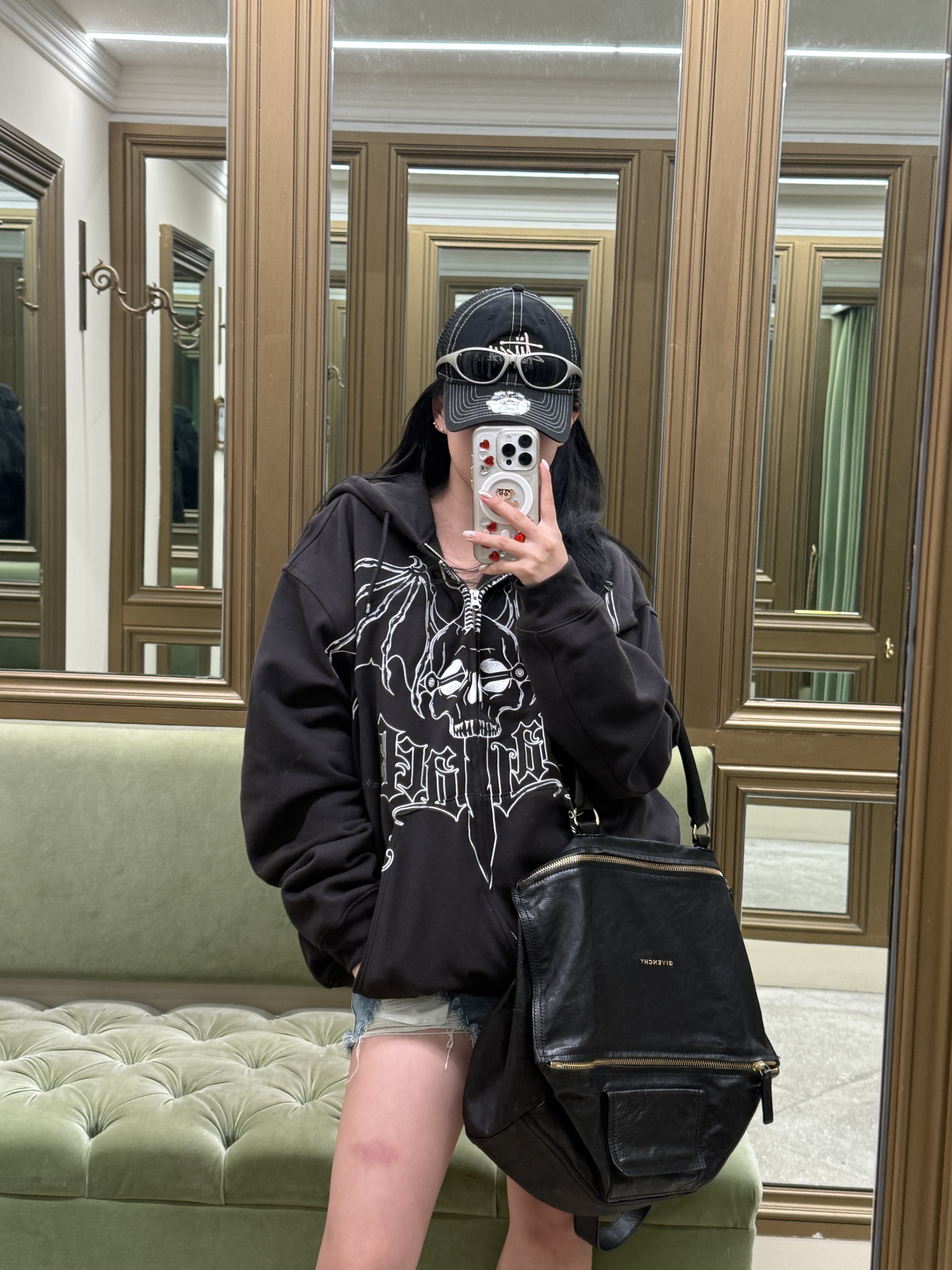 Palace Wingspan Triple Stitch Hood Black - 25FW 착용 스타일