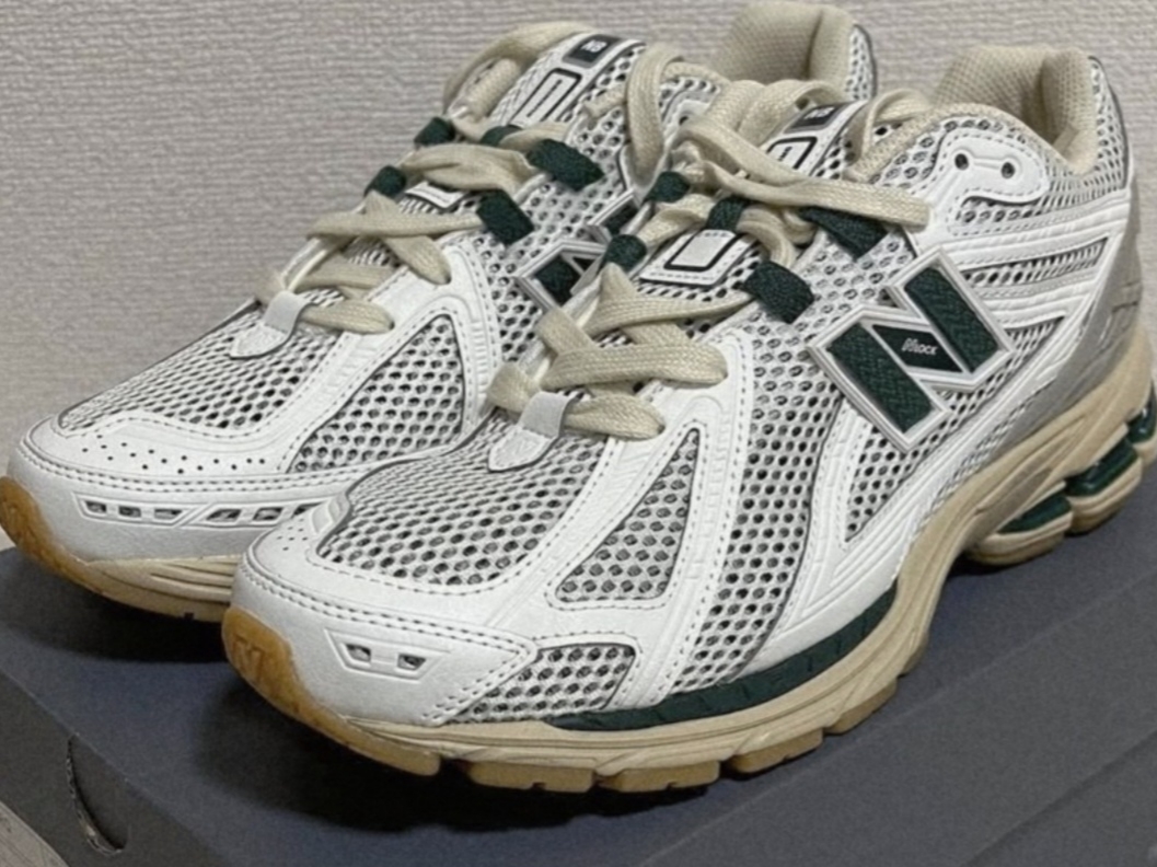 New Balance 1906R Silver Green 착용 스타일