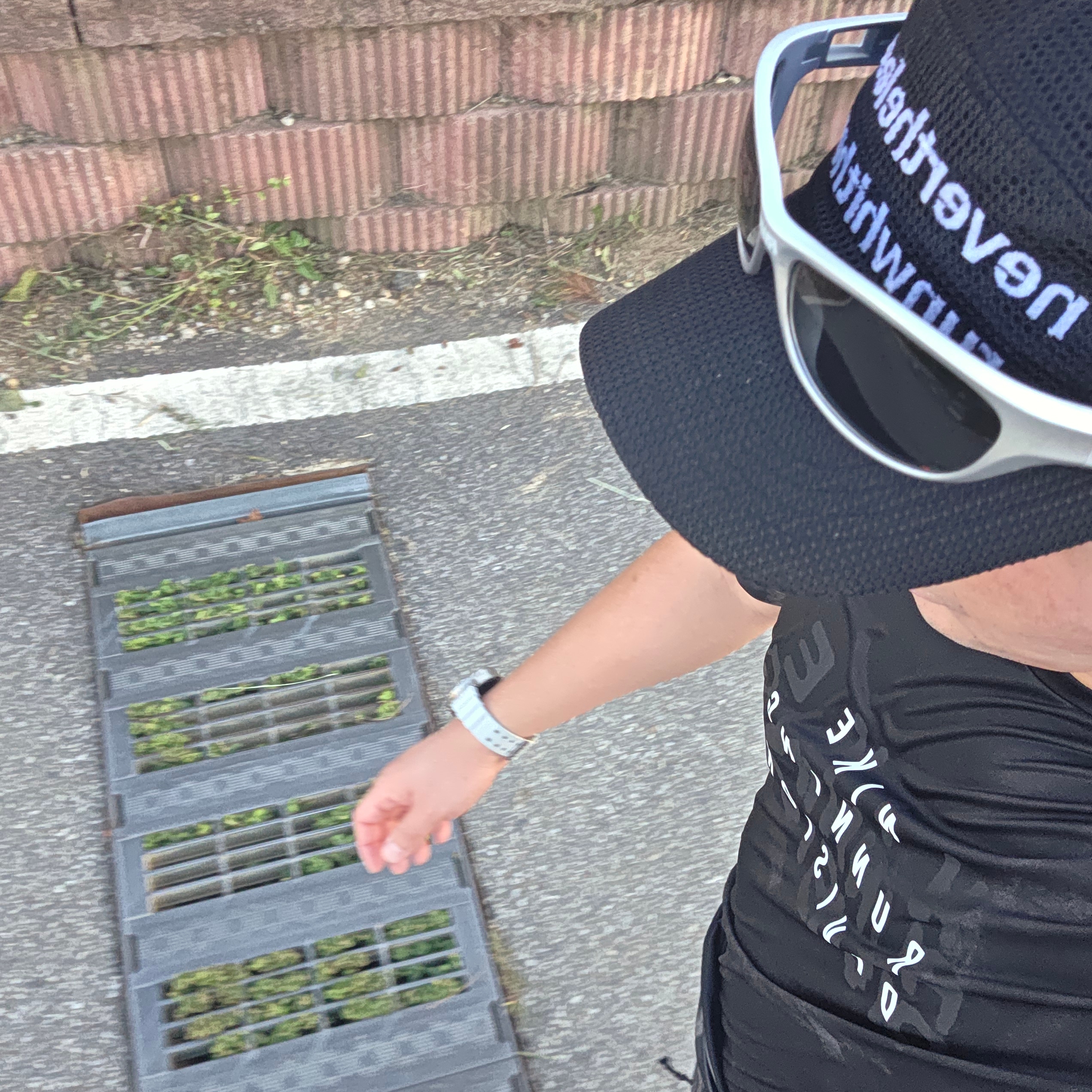[KREAM 단독] runwhither Race L001 Silver, [KREAM 단독] runwhither Mesh Cap Black 착용 스타일