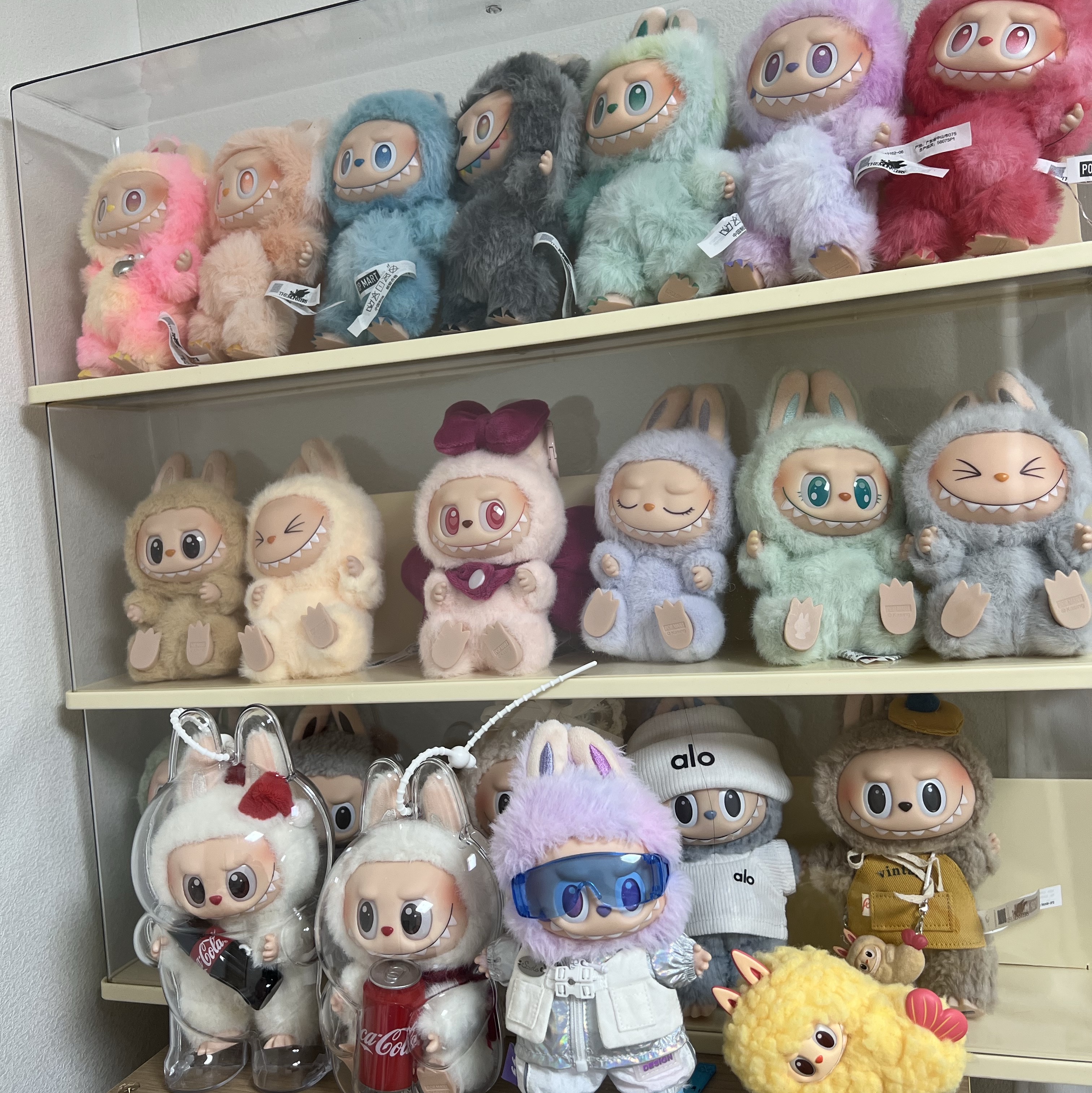 Pop Mart The Monsters Labubu Tasty Macarons Series Sealed Case (6 Blind Boxes), Pop Mart Labubu Let's Play Together Doll Series Sealed Case (6 Blind Boxes) 착용 스타일