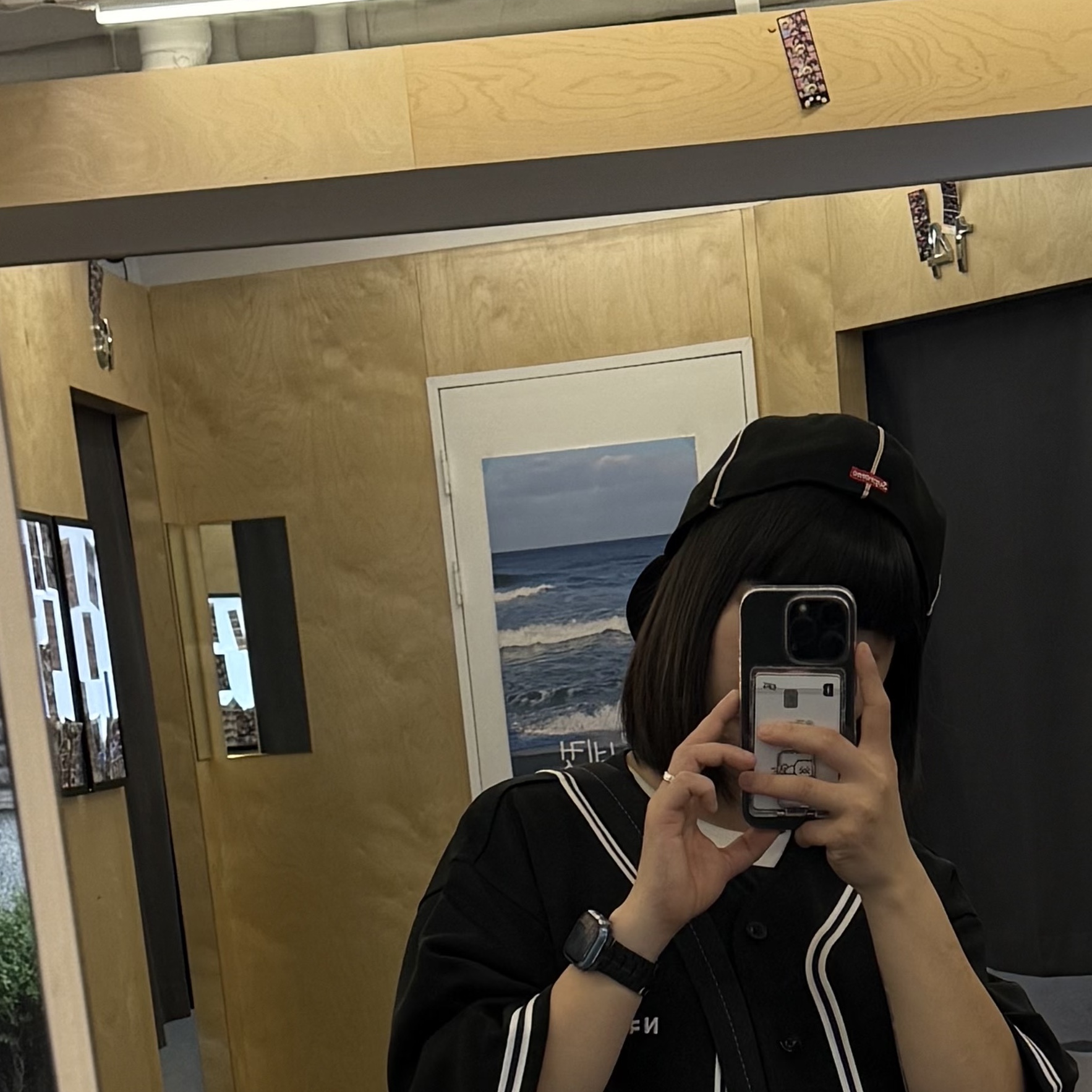 Supreme Piping Script Logo New Era Black - 25SS 착용 스타일 - 1