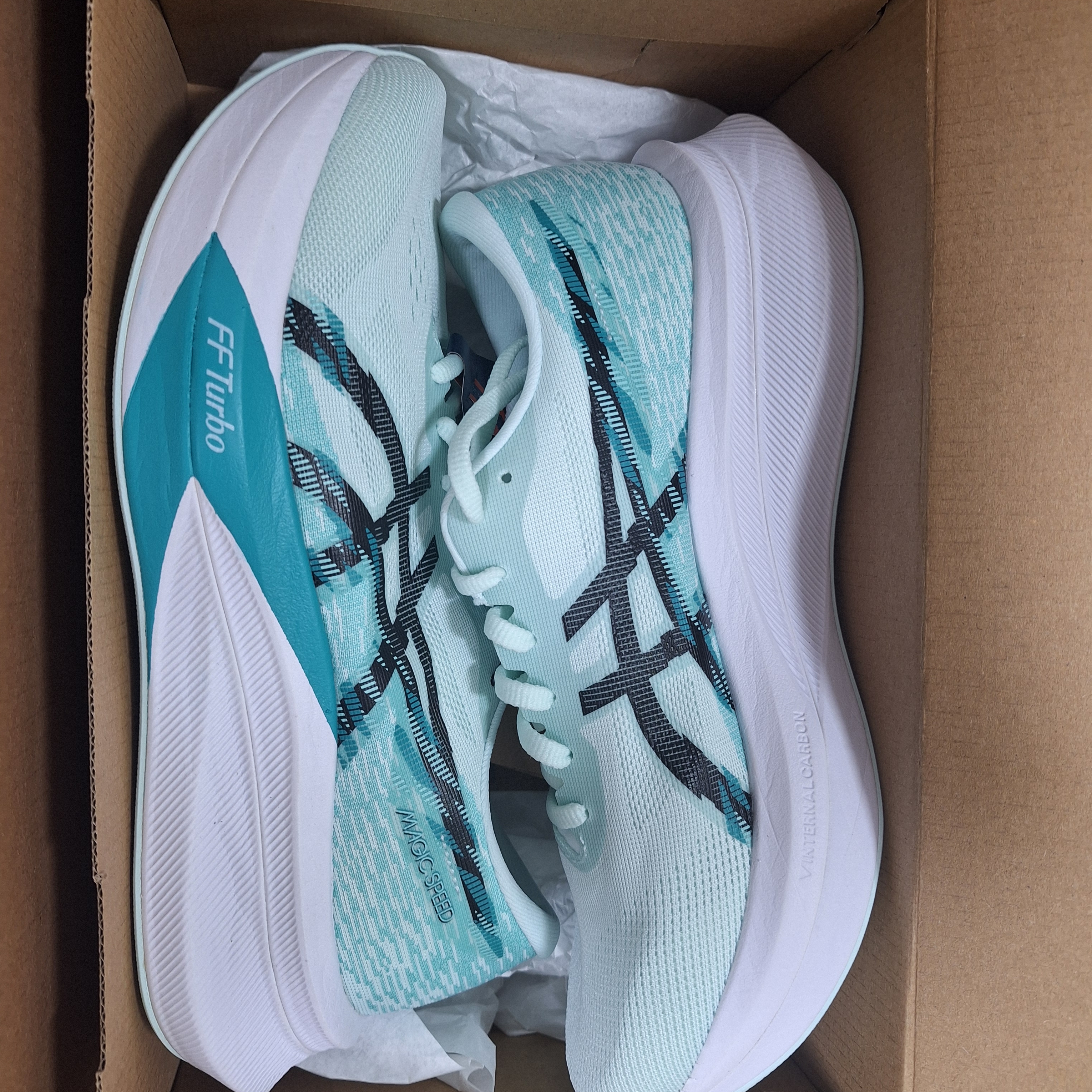 Asics Magic Speed 4 Soothing Sea Black - 2E Wide 착용 스타일 - 2