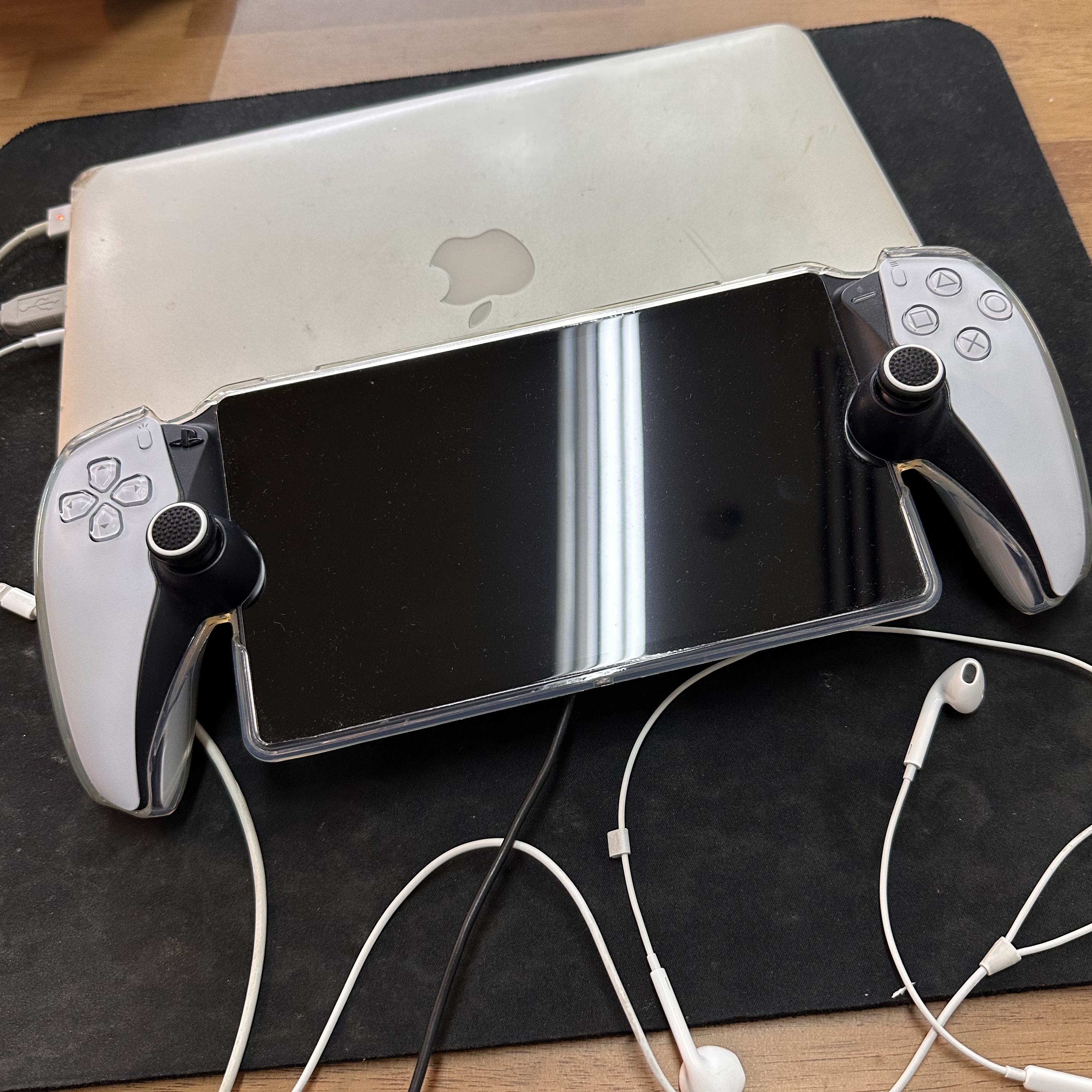 Playstation Portal Remote Player White (SIEK 220V) 착용 스타일