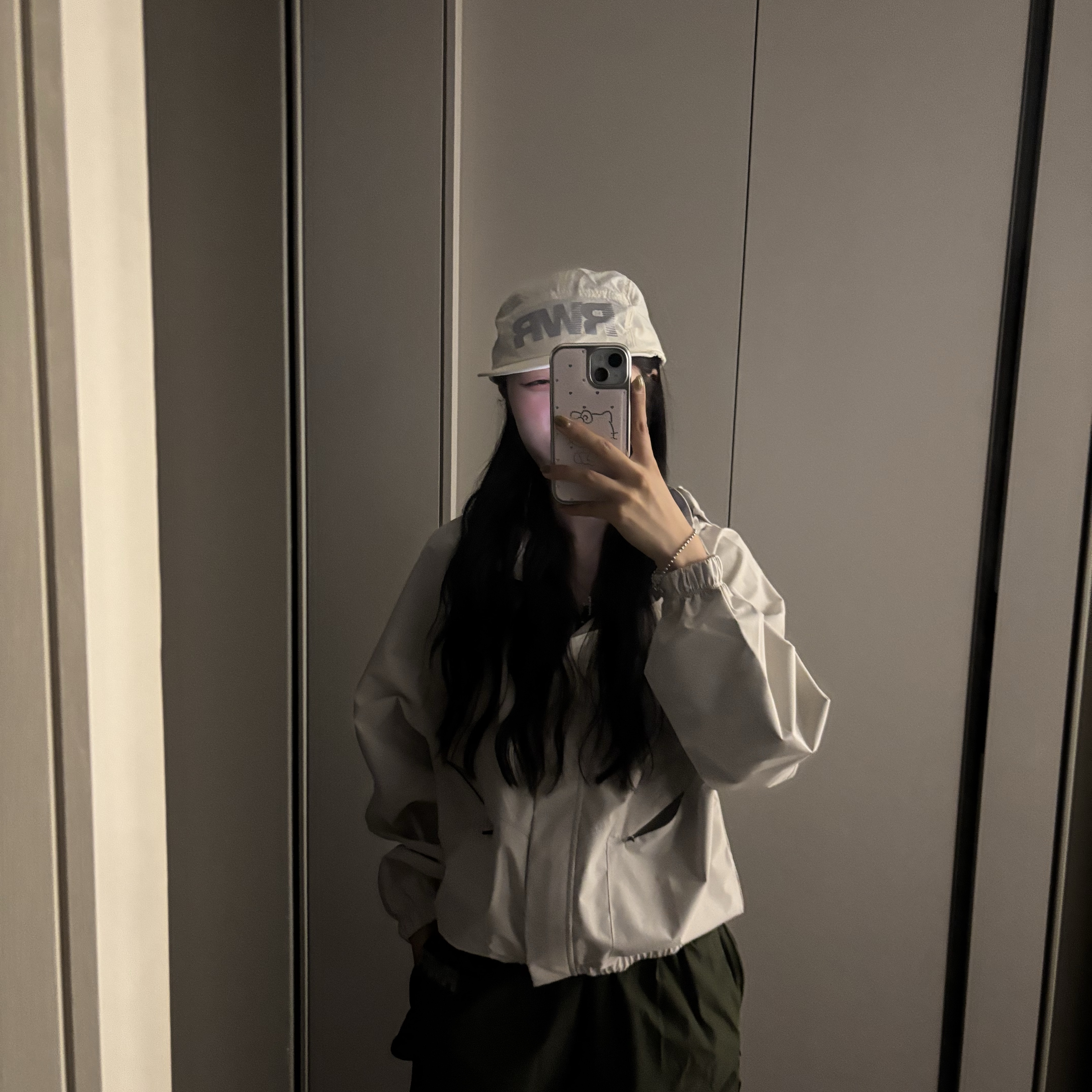 [KREAM 단독] runwhither Trail Cap Cream, [KREAM 단독] runwhither 3inch Shorts Khaki 착용 스타일 - 3