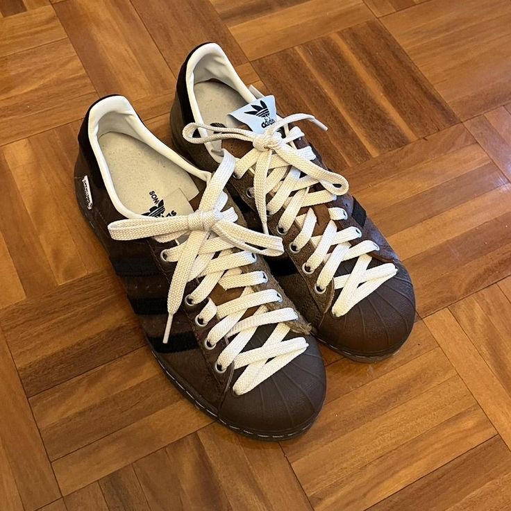 Adidas x Song for the Mute Superstar 82 Khaki Core Black 착용 스타일