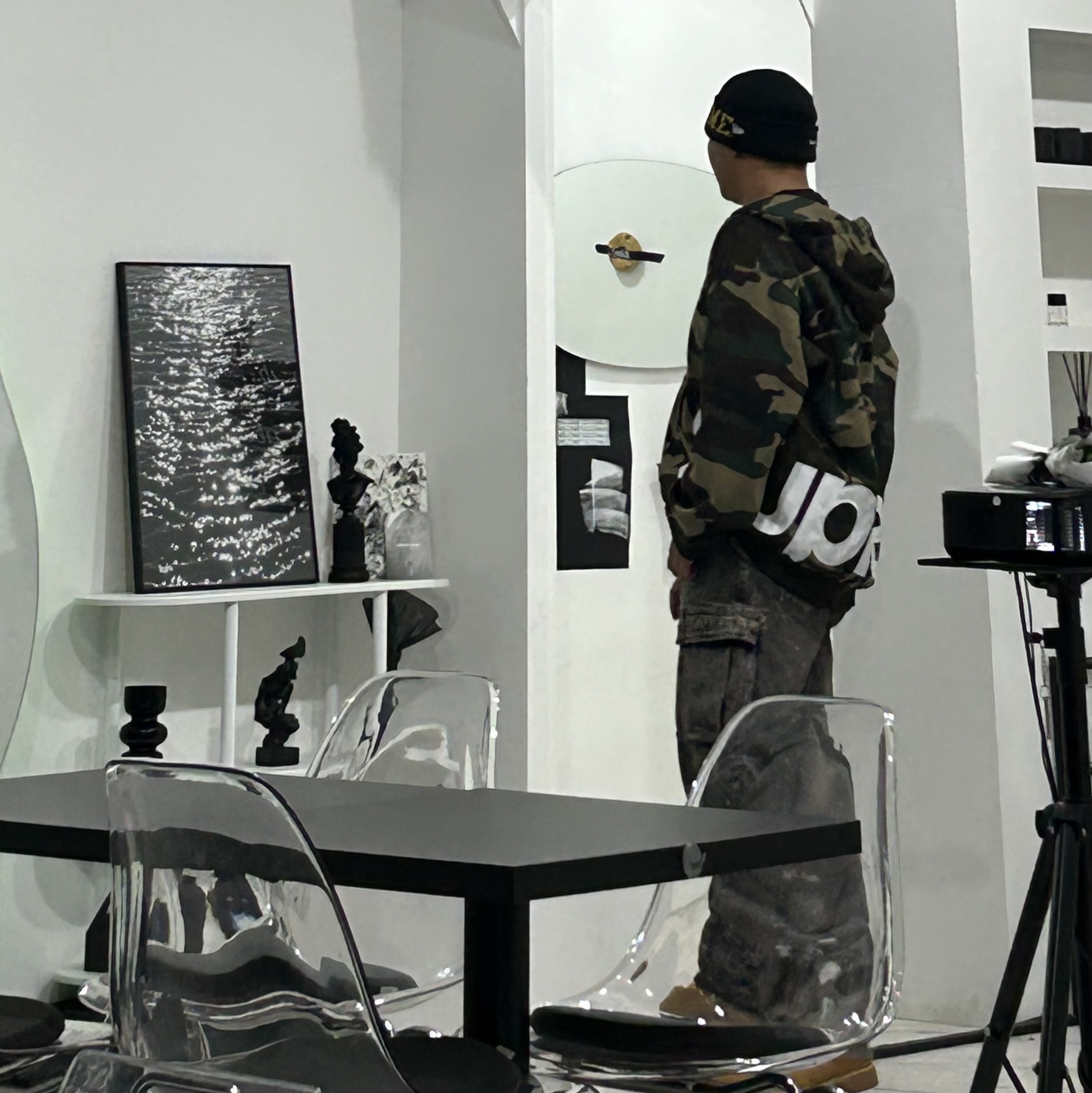 Supreme New Era Varsity Beanie Black - 23FW, Supreme Big Logo Zip Up Hooded Sweatshirt Woodland Camo - 25SS 착용 스타일