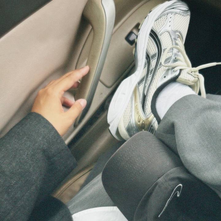 Asics Gel-Kayano 14 Birch Pure Silver 착용 스타일