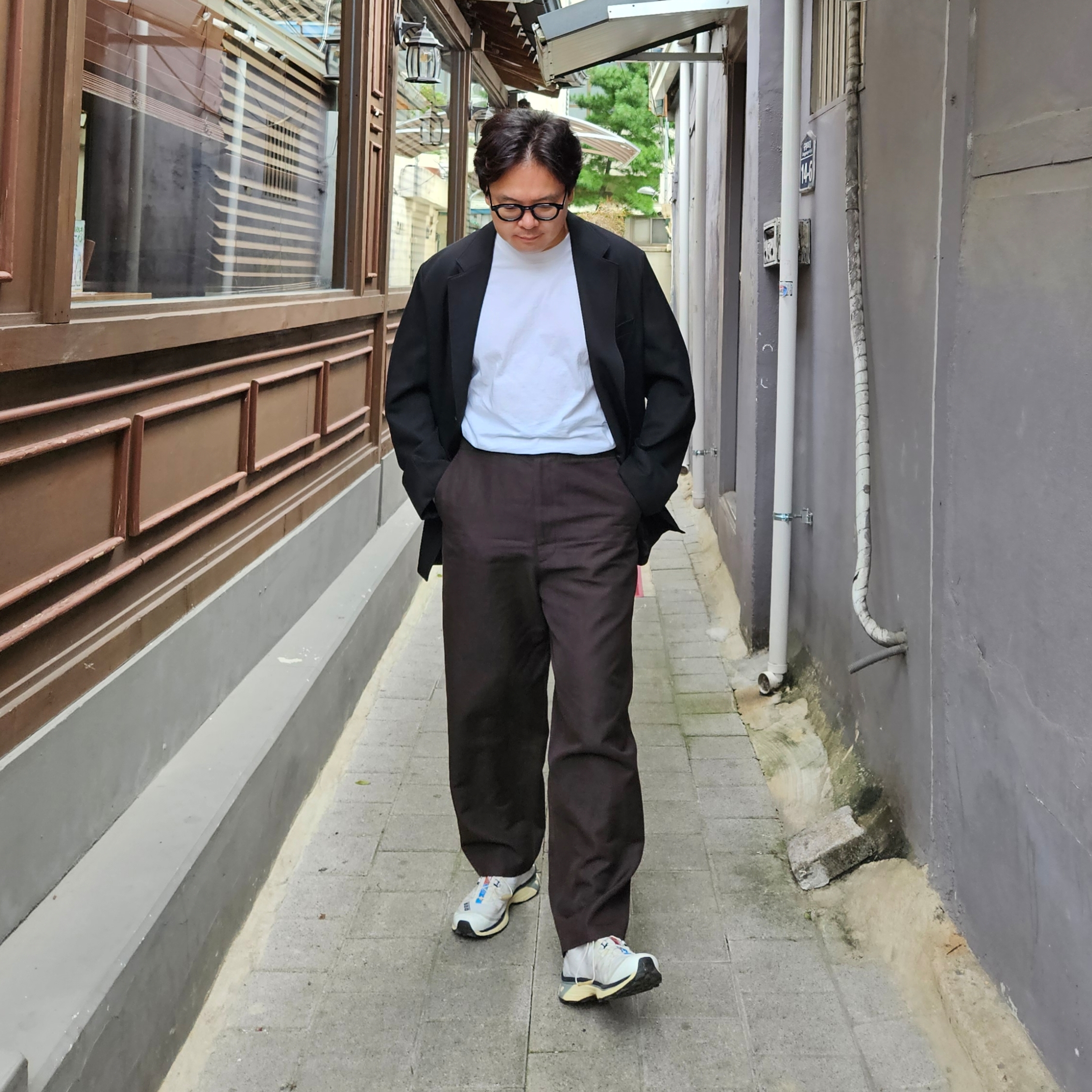 Salomon XT-4 White Lunar Rock, ssstein Extra Wide Trousers Black - 24FW 착용 스타일 - 2