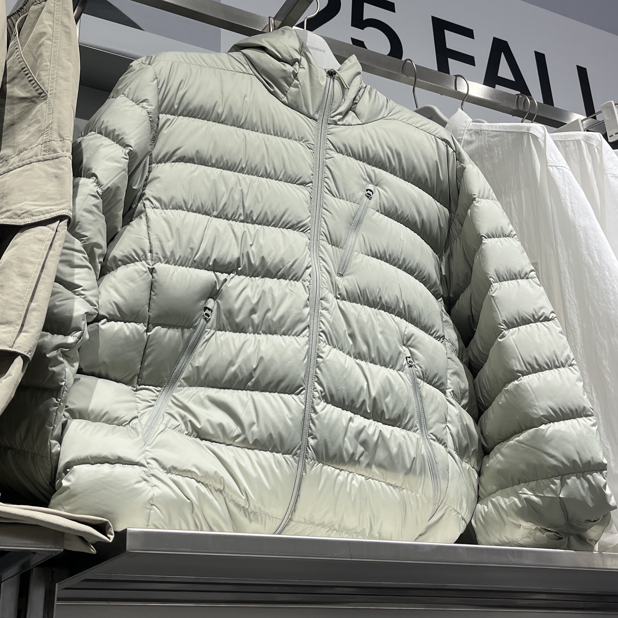 Musinsa Standard City Leisure Hooded Light Down Jacket Pistachio 착용 스타일