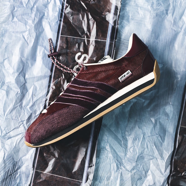 Adidas x Song for the Mute Country OG Maroon Core Black 착용 스타일
