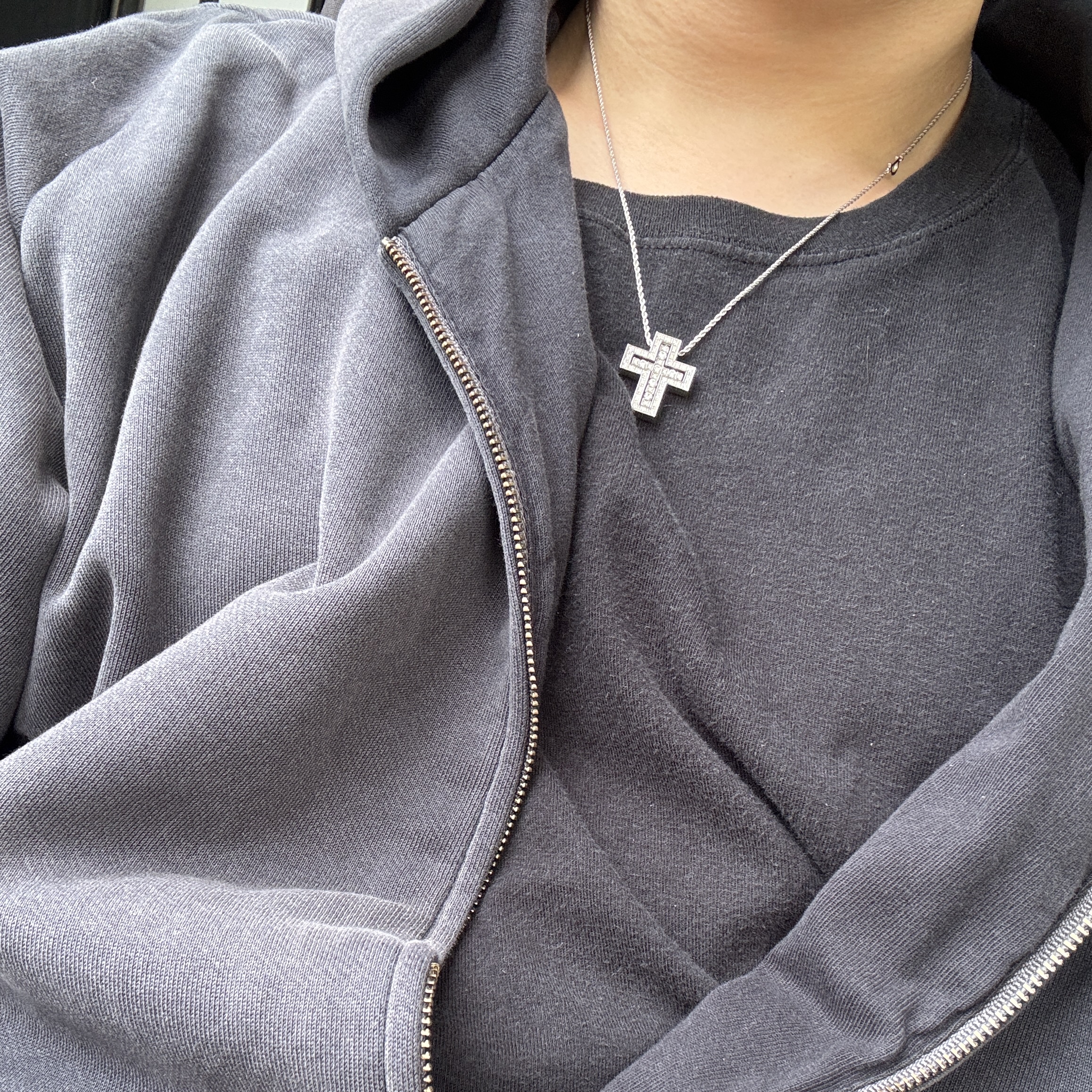 Yeezy YZY Zip-Up Hoodie Poetic Black, Damiani Belle Epoque Diamonds Necklace White Gold 착용 스타일