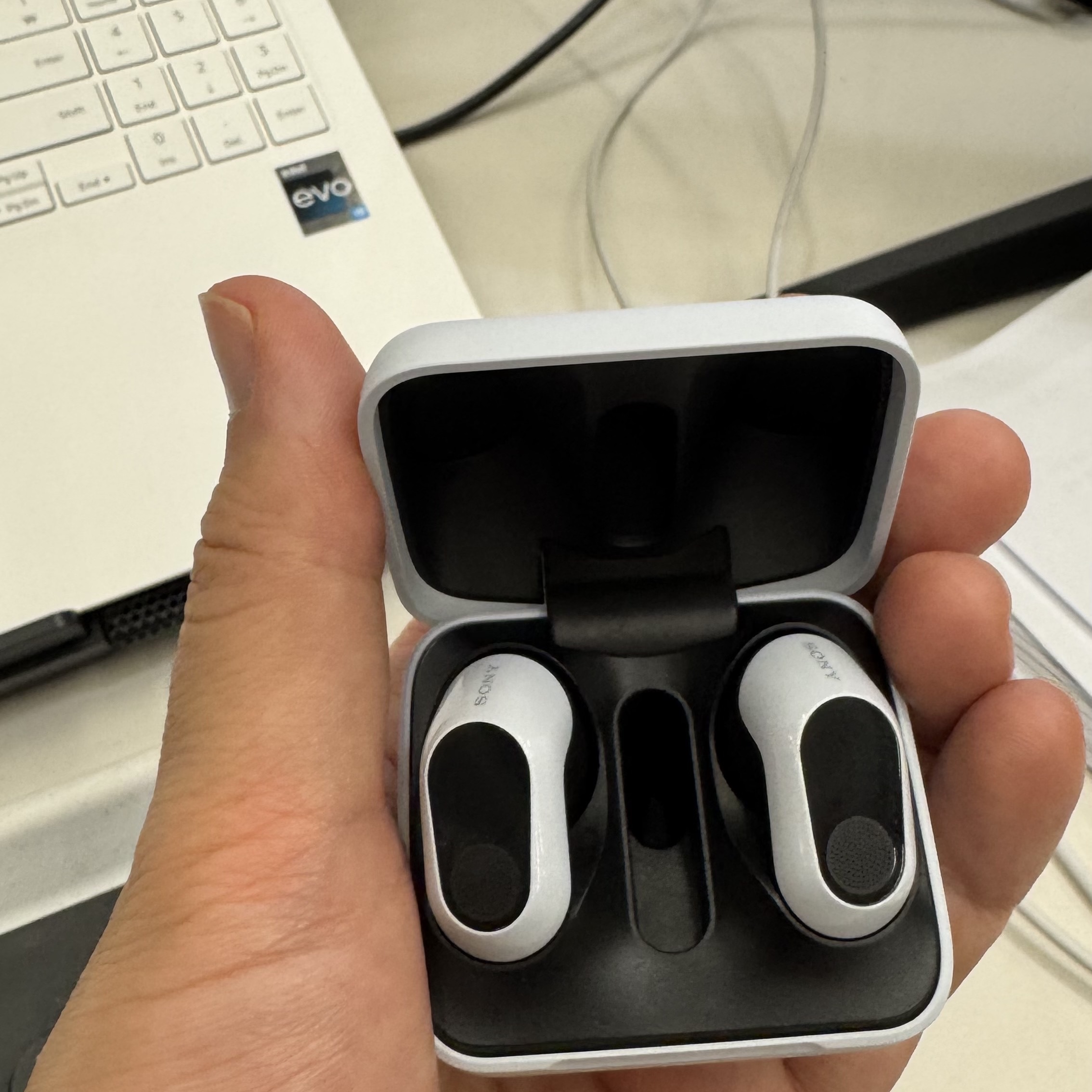 Sony INZONE Buds White (Sony Korea Ver.) 착용 스타일