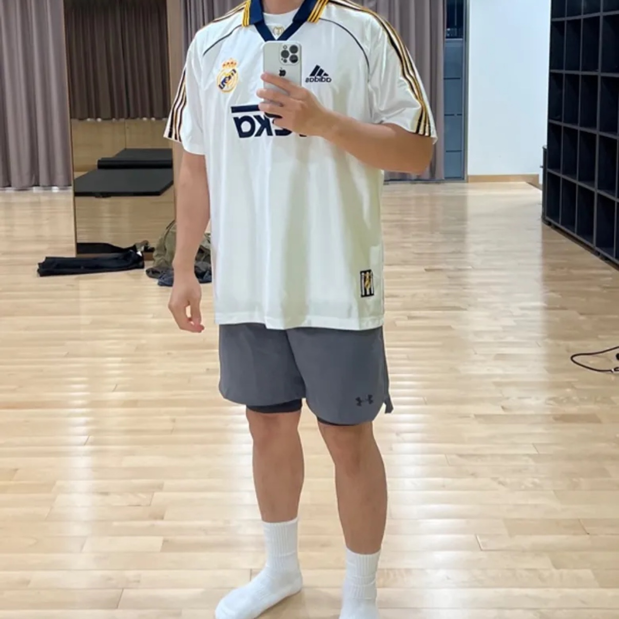 Adidas Real Madrid 99/00 Home Jersey White - KR Sizing (Non Marking Ver.) 착용 스타일