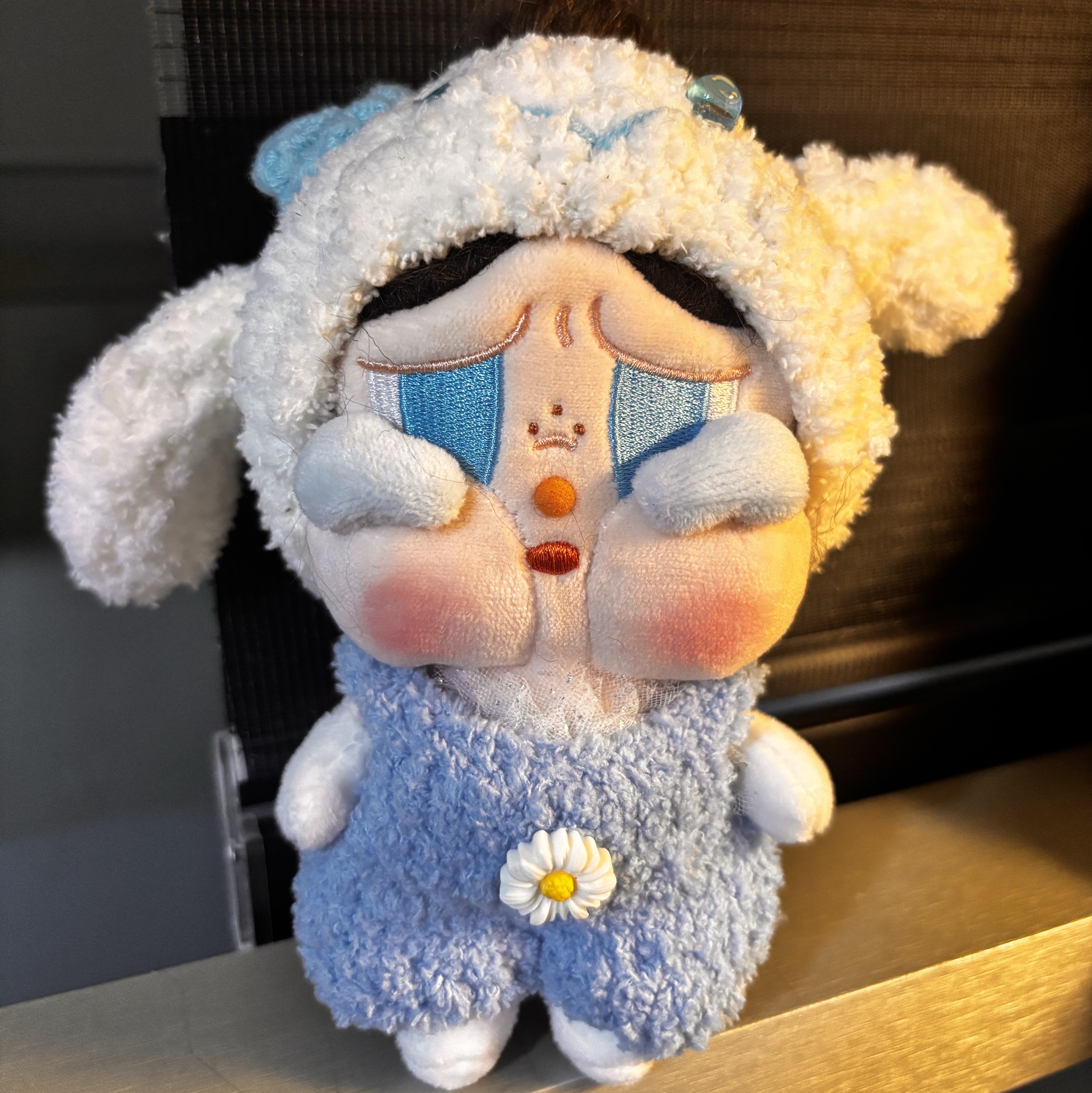 Pop Mart Crybaby Shiny Shiny Series Plush Pedant Blister Pack 착용 스타일