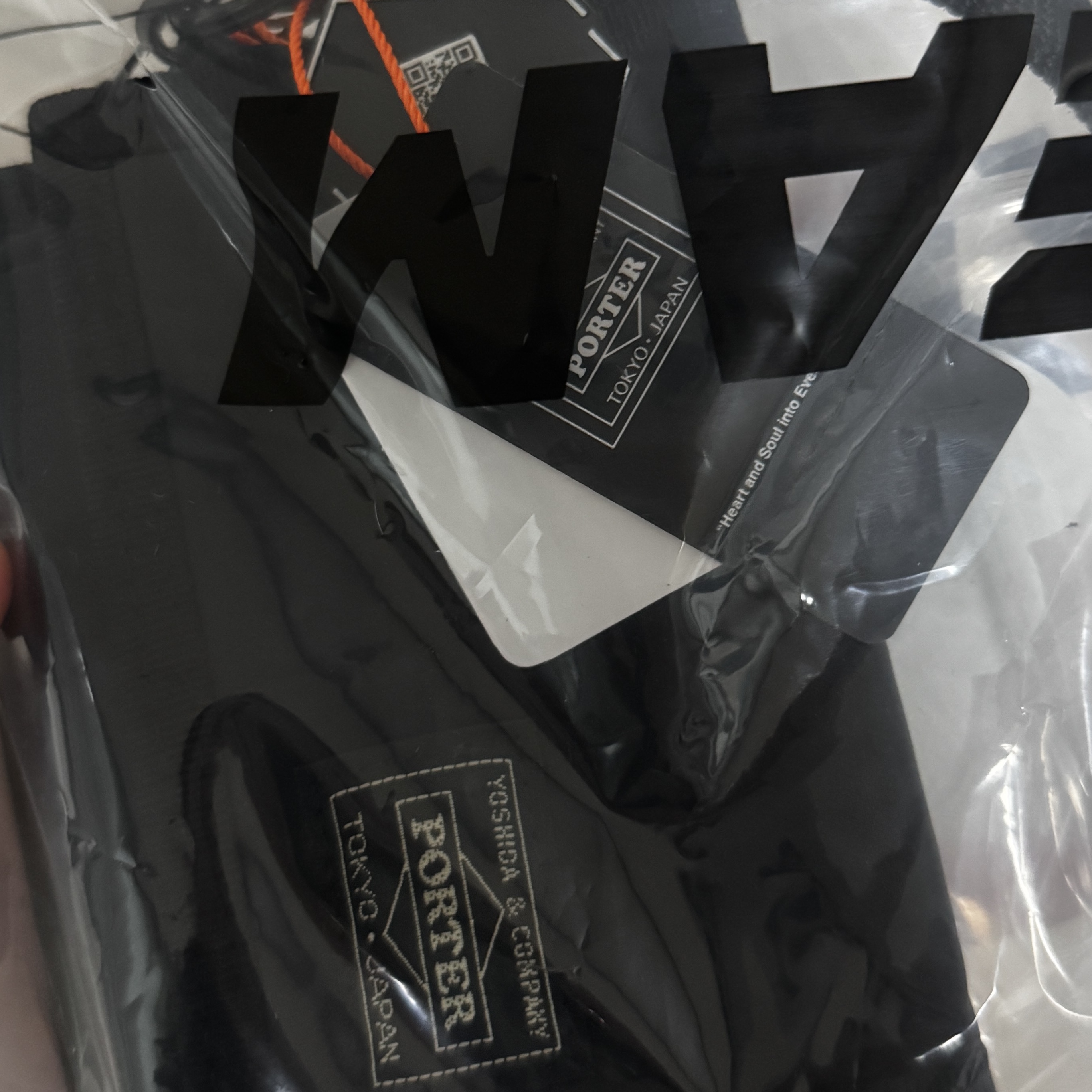 Porter Capsule Wallet Black 착용 스타일
