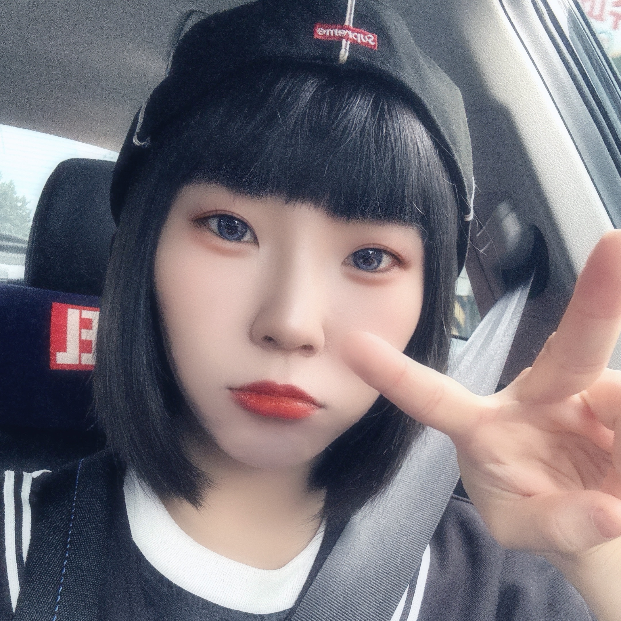 Supreme Piping Script Logo New Era Black - 25SS 착용 스타일 - 2