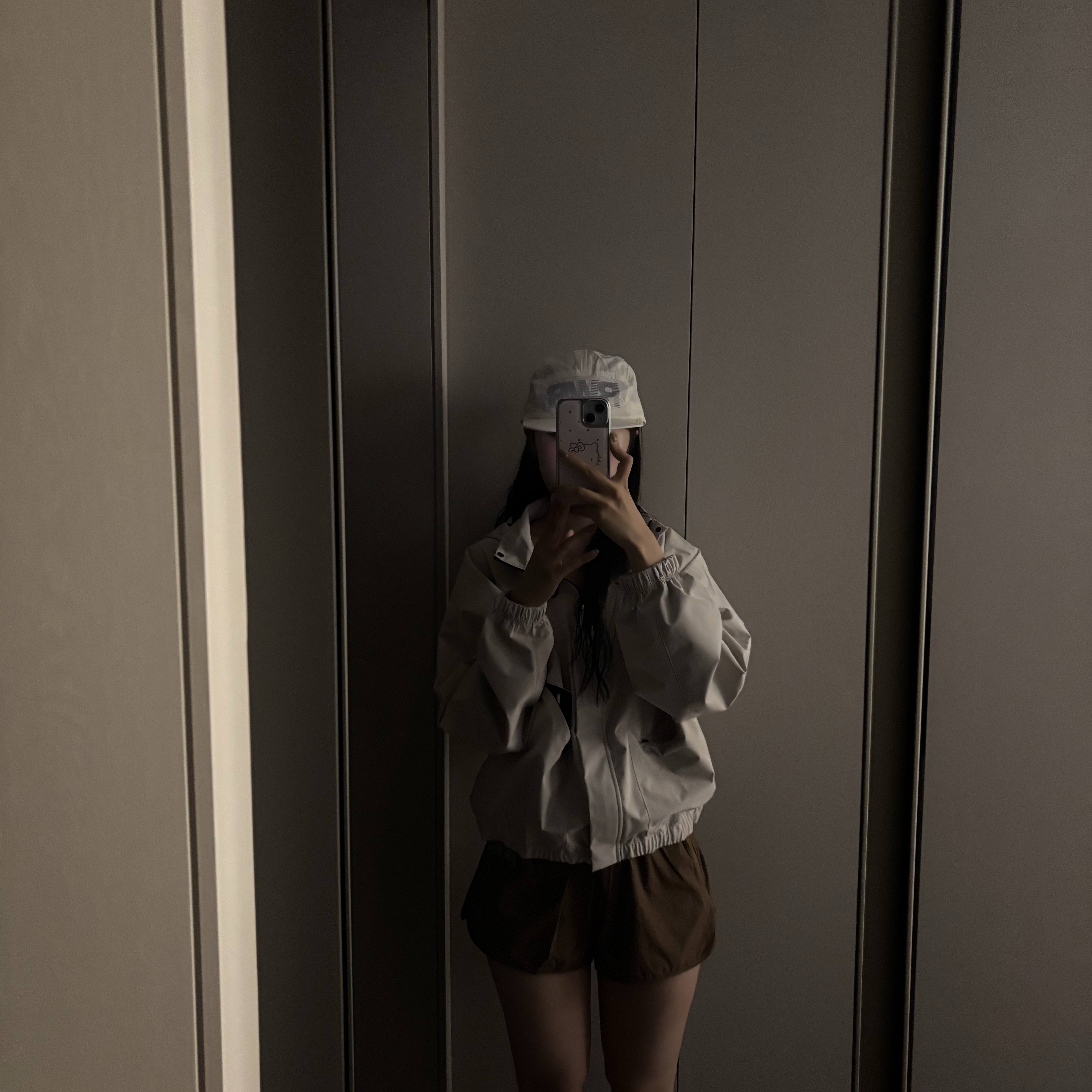 [KREAM 단독] runwhither 3inch Shorts Brown, [KREAM 단독] runwhither Trail Cap Cream 착용 스타일 - 3