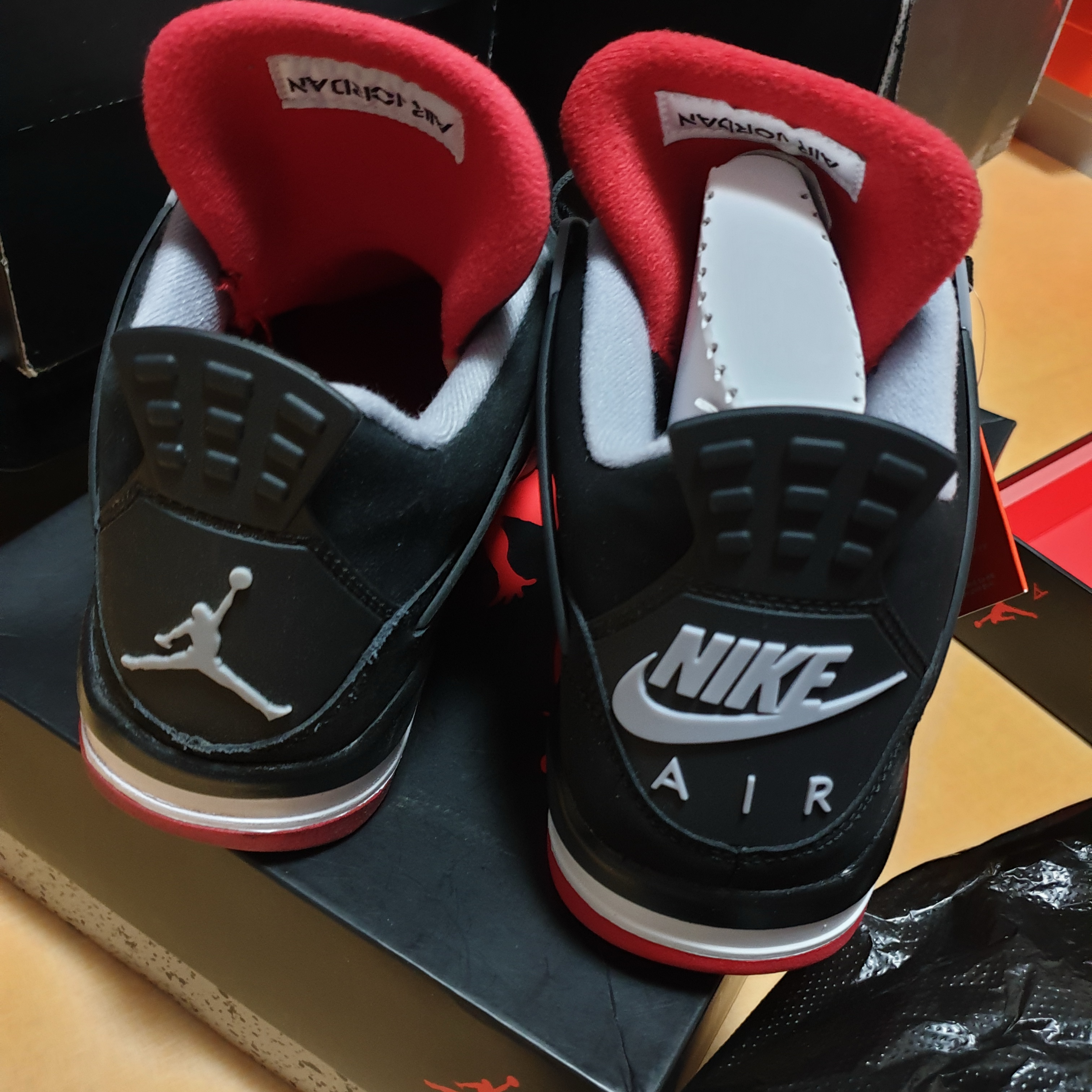 Jordan 4 Retro Black Cement 2012, Jordan 4 Retro Bred 2019 착용 스타일