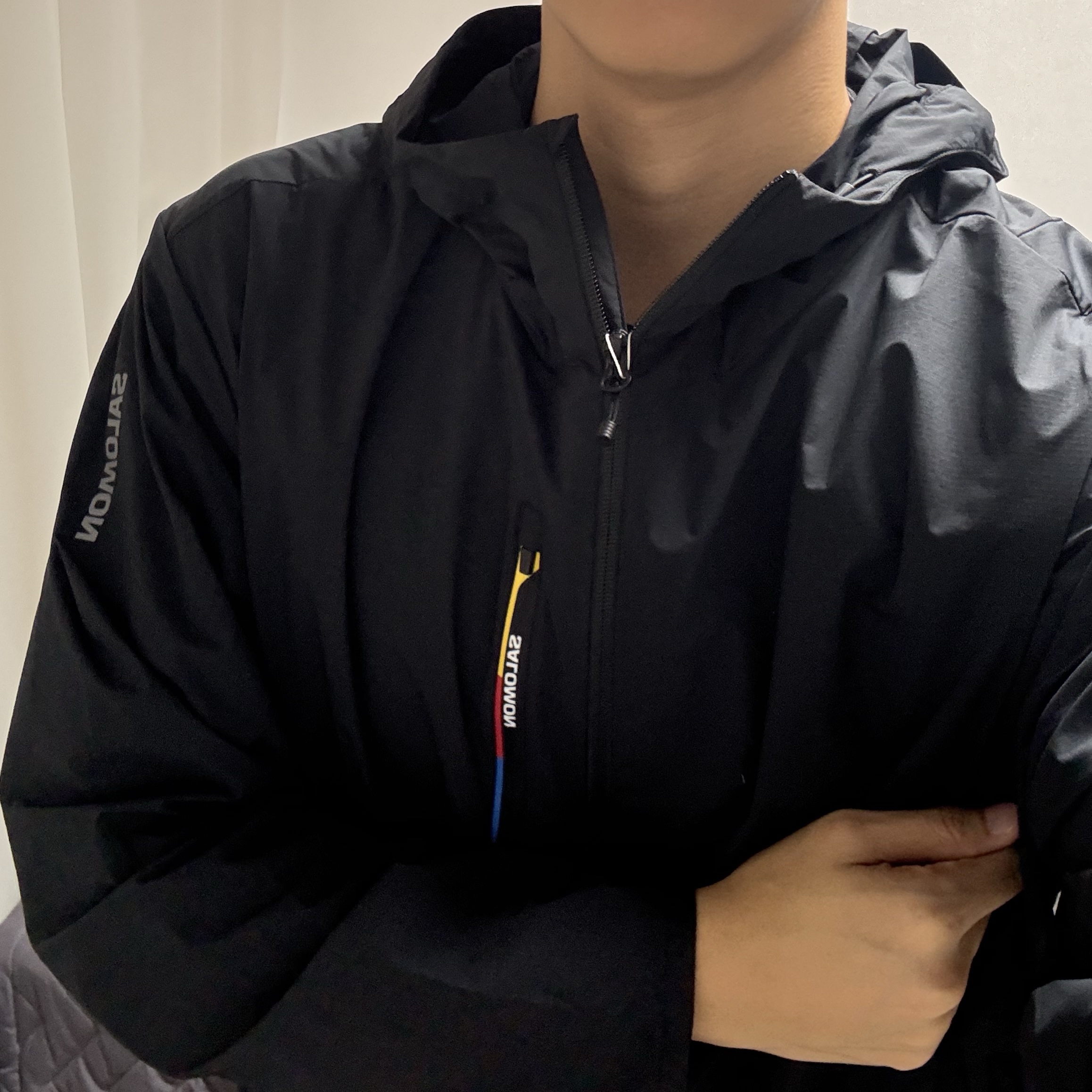 Salomon Modisay Windshell Jacket Black 착용 스타일