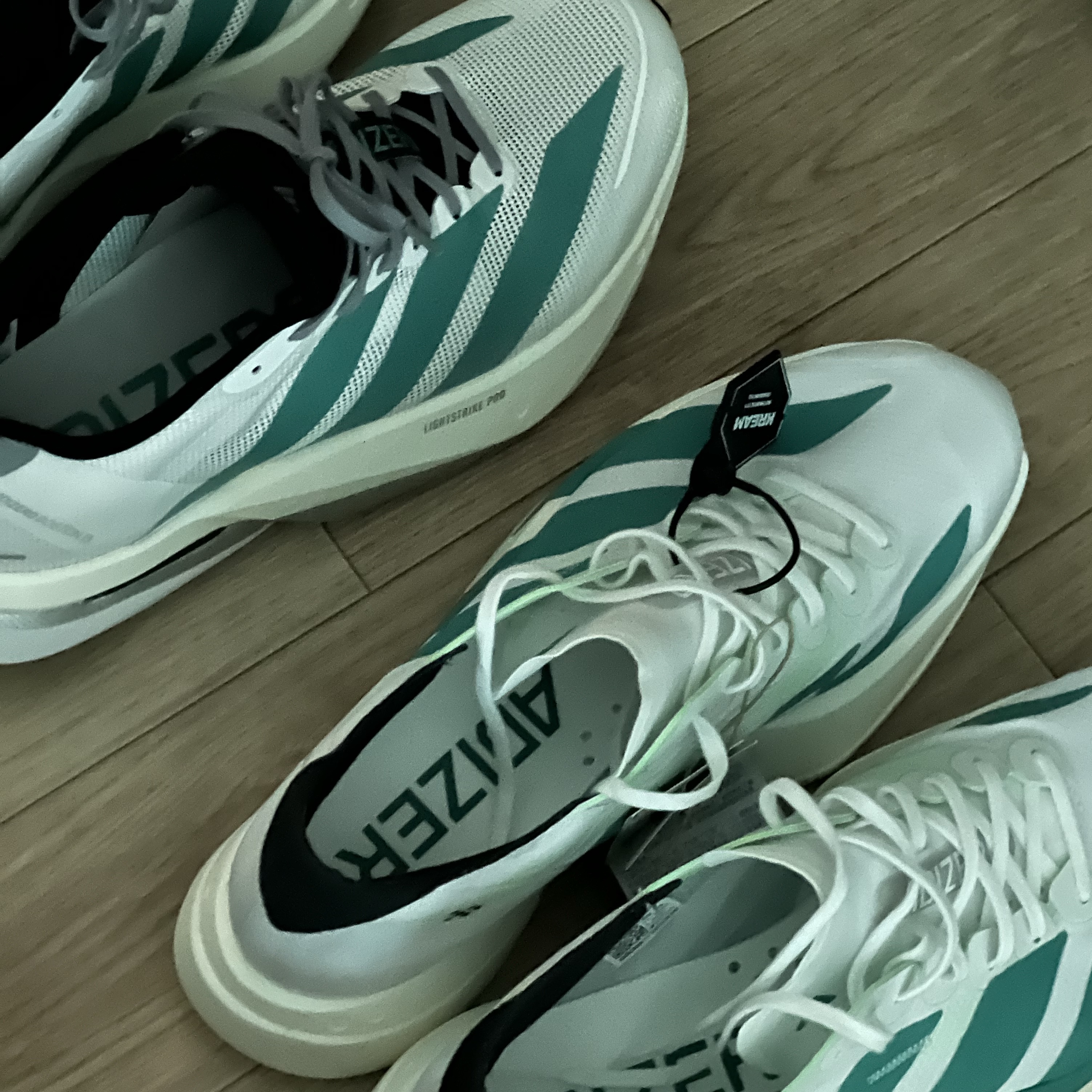 Adidas Adizero Adios Pro 4 Cloud White Pure Teal 착용 스타일