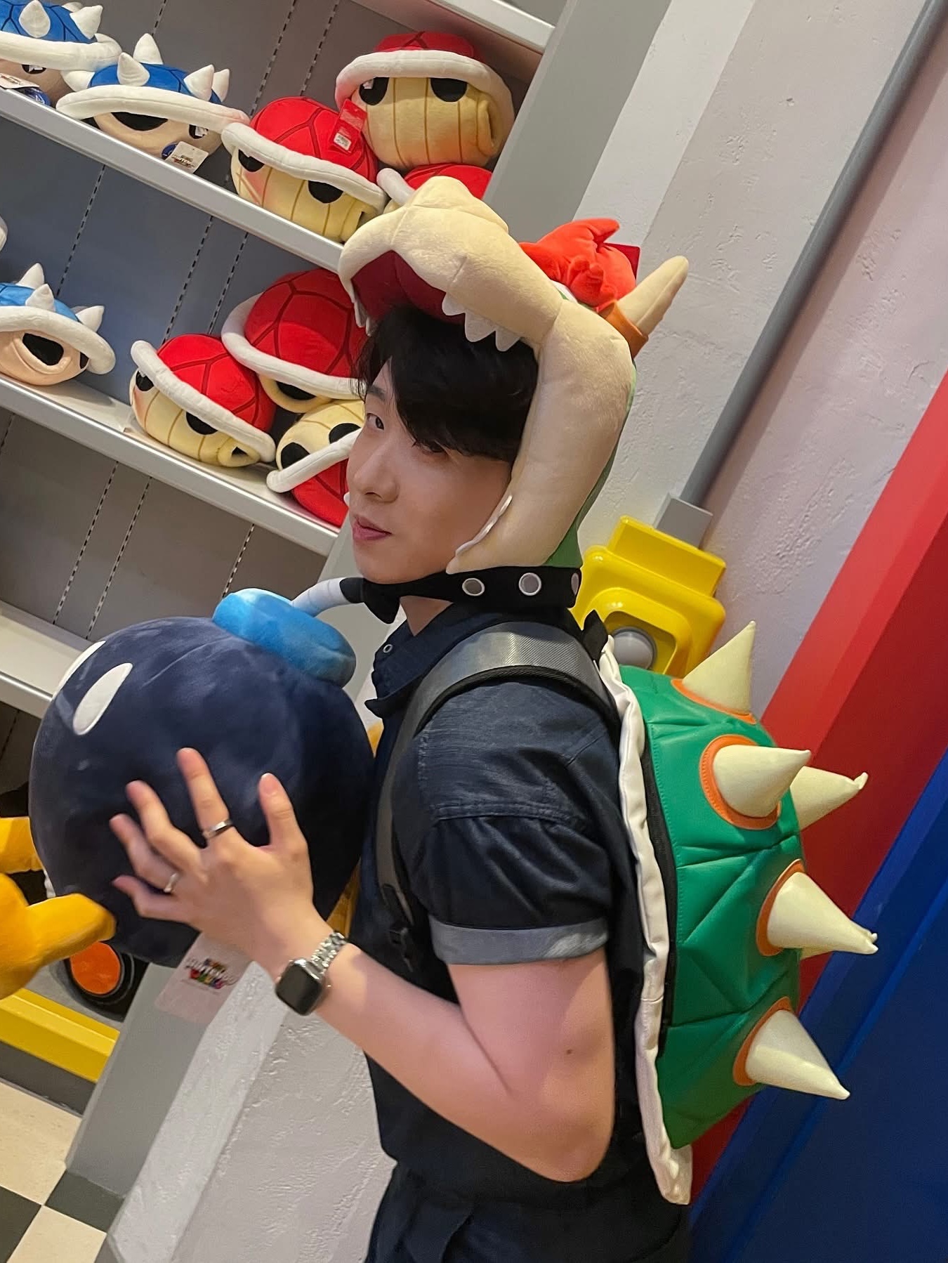 Our Legacy Ladon Leather Keychain Black, Matin Kim Big Coating Tote Bag Black 착용 스타일 - 8