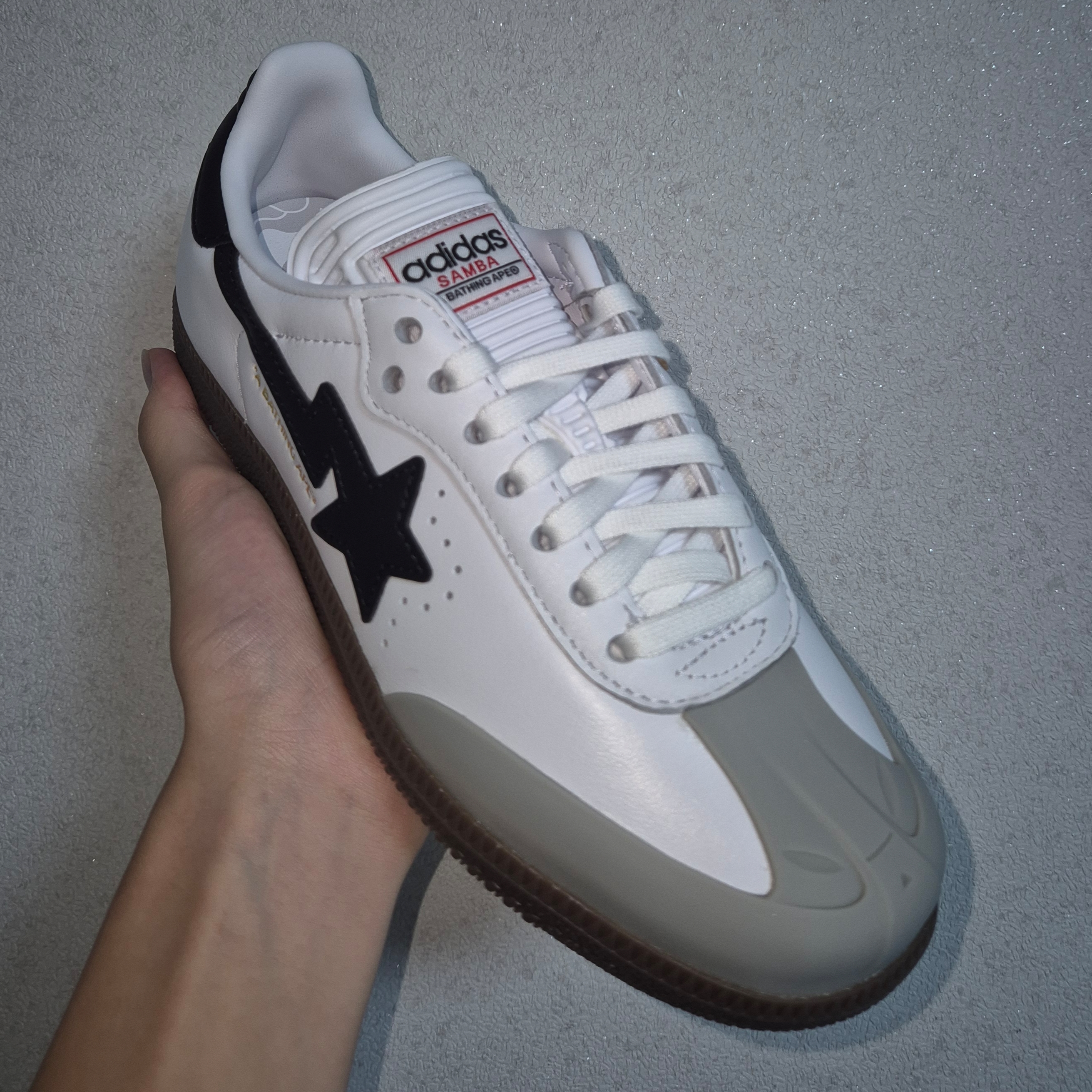 Adidas x BAPE Samba Footwear White Core Black 착용 스타일 - 1