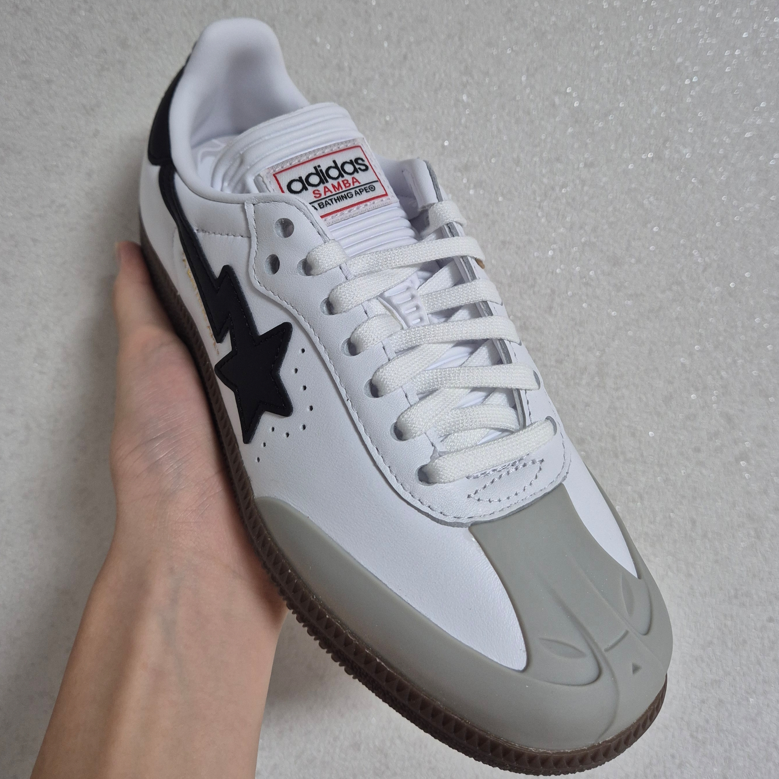 Adidas x BAPE Samba Footwear White Core Black 착용 스타일 - 2