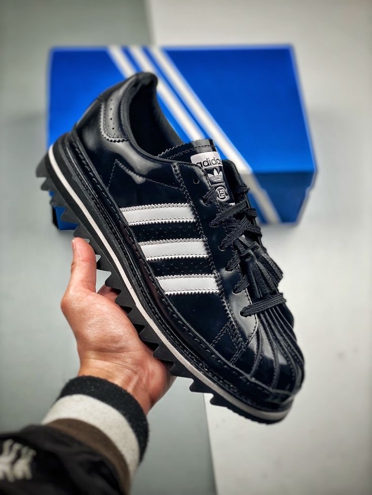 Adidas x Clot Superstar Core Black Cloud White 착용 스타일