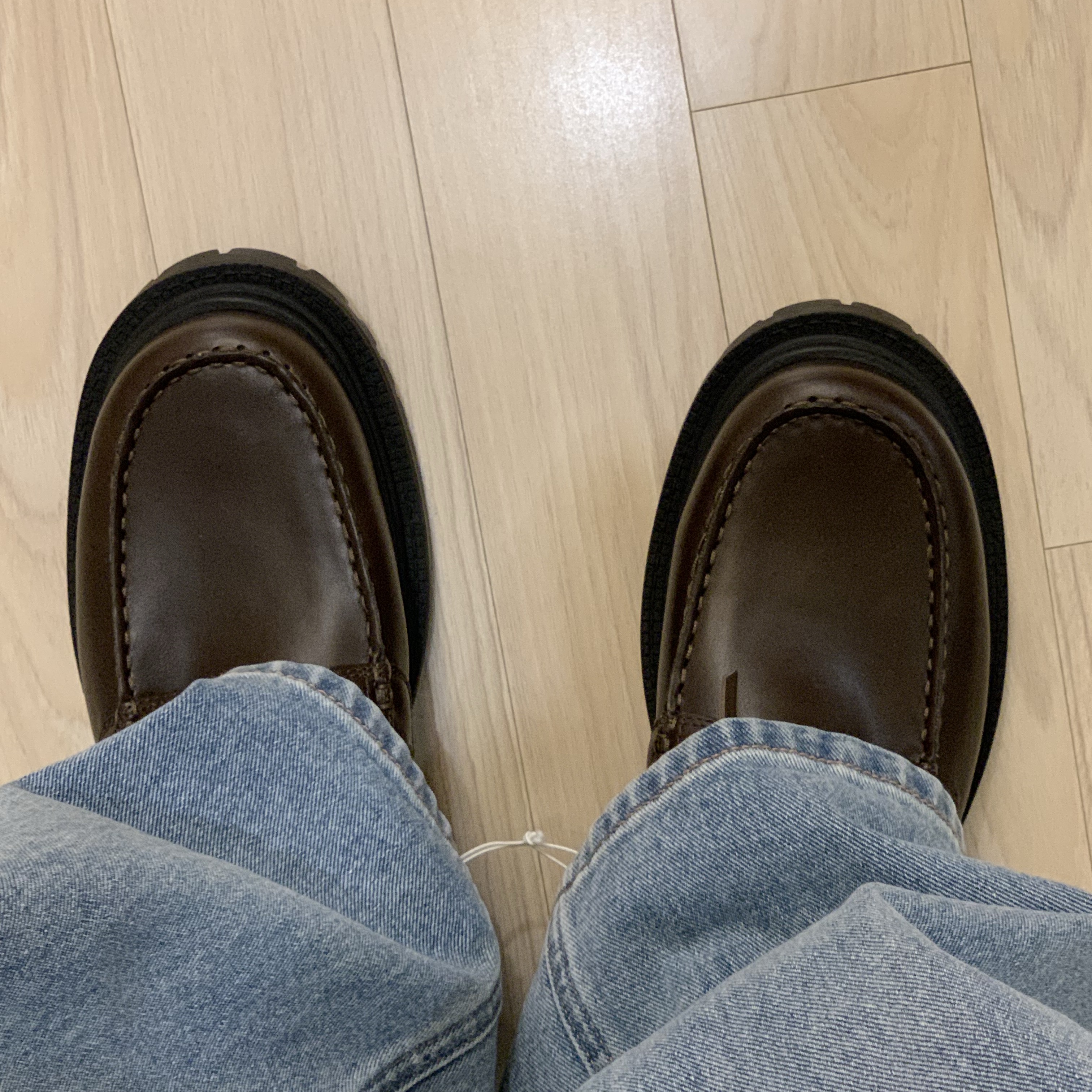 GU x Undercover Deck Shoes Dark Brown 착용 스타일