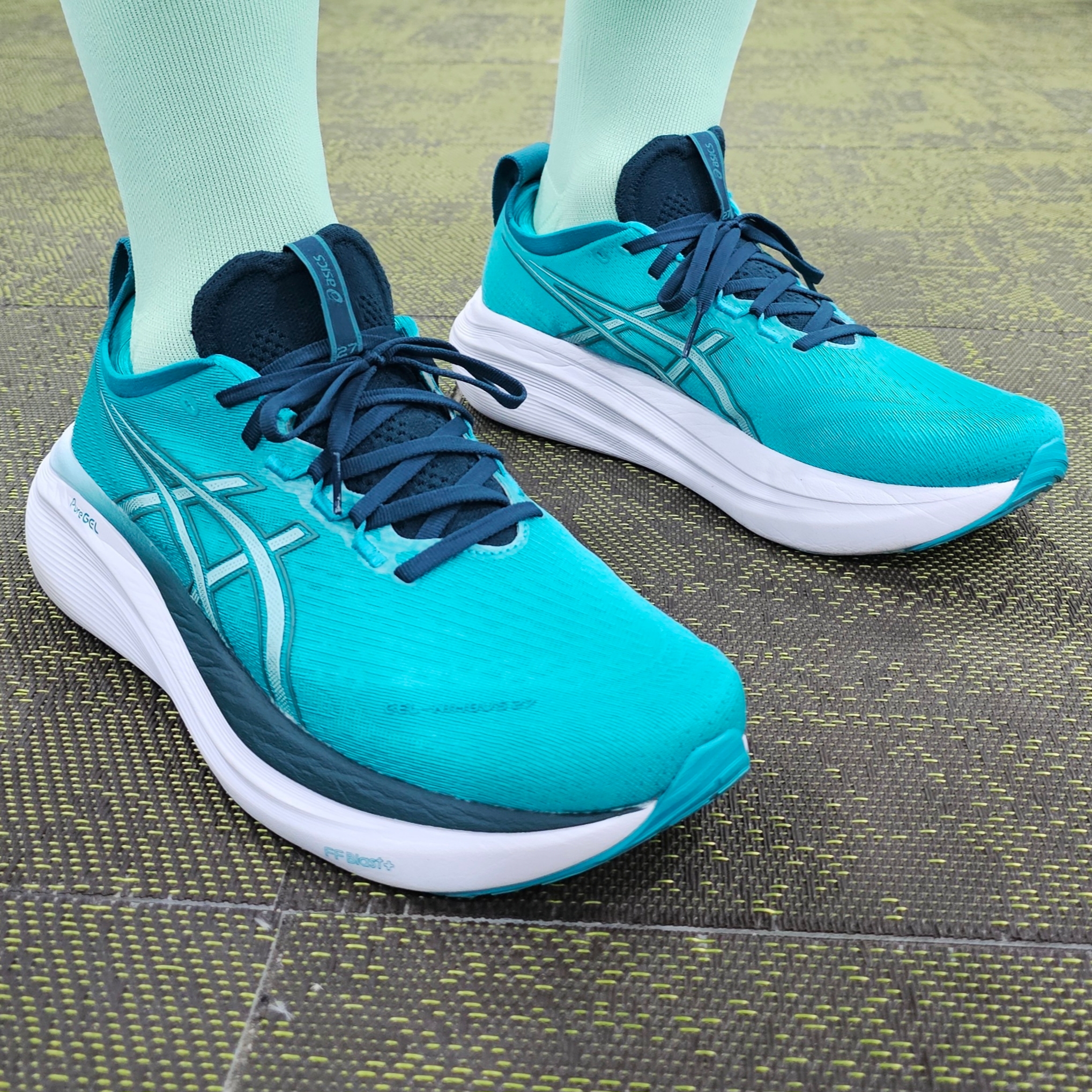 Asics Gel-Nimbus 27 Wave Teal Saxon Green 착용 스타일