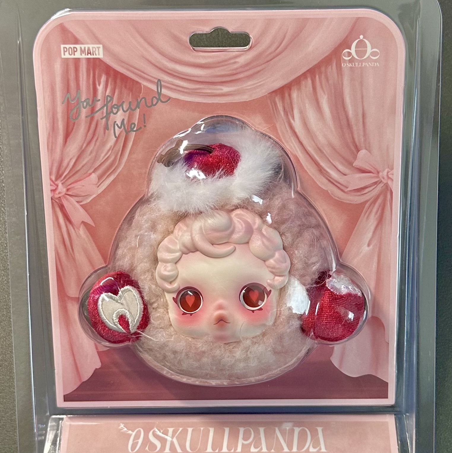 Pop Mart Skullpanda You Found Me！Series Earphone Bag Moldy Muffin 착용 스타일