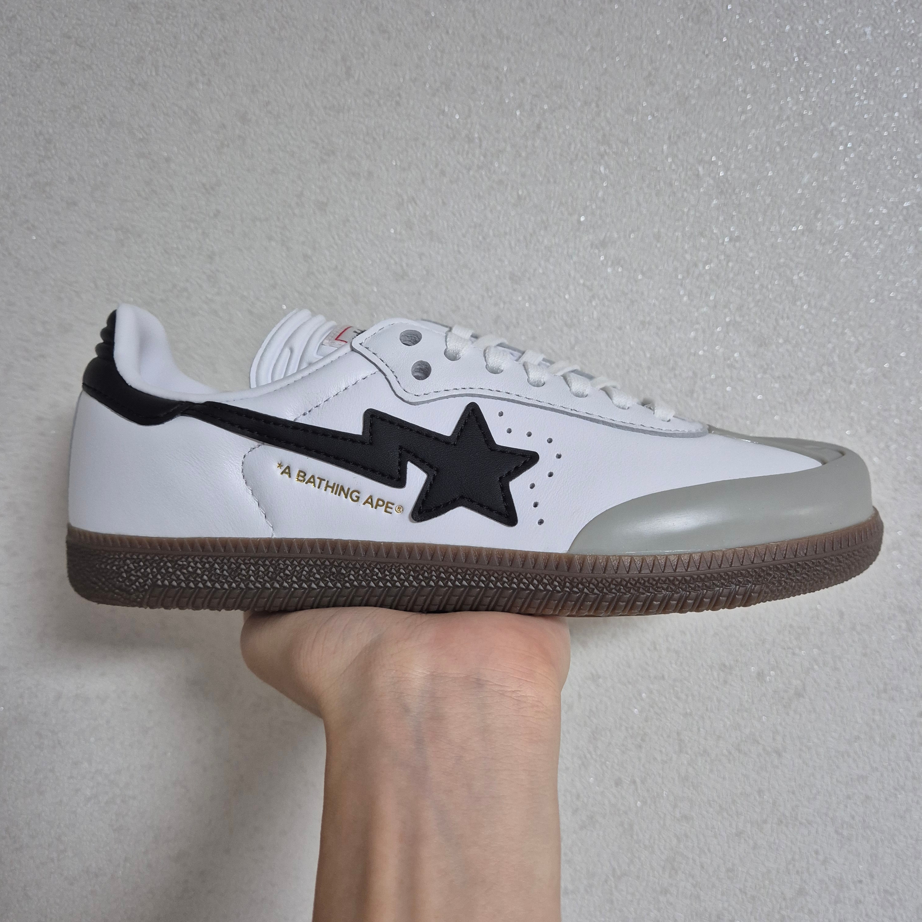 Adidas x BAPE Samba Footwear White Core Black 착용 스타일 - 3