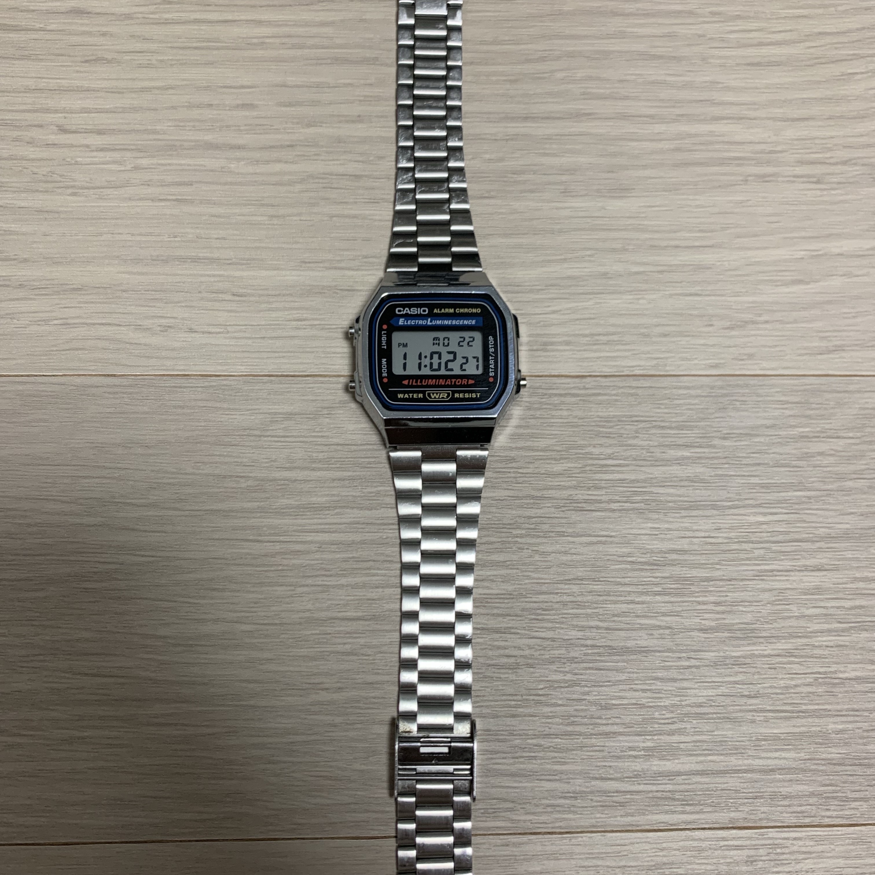 Casio A168WA-1W 착용 스타일