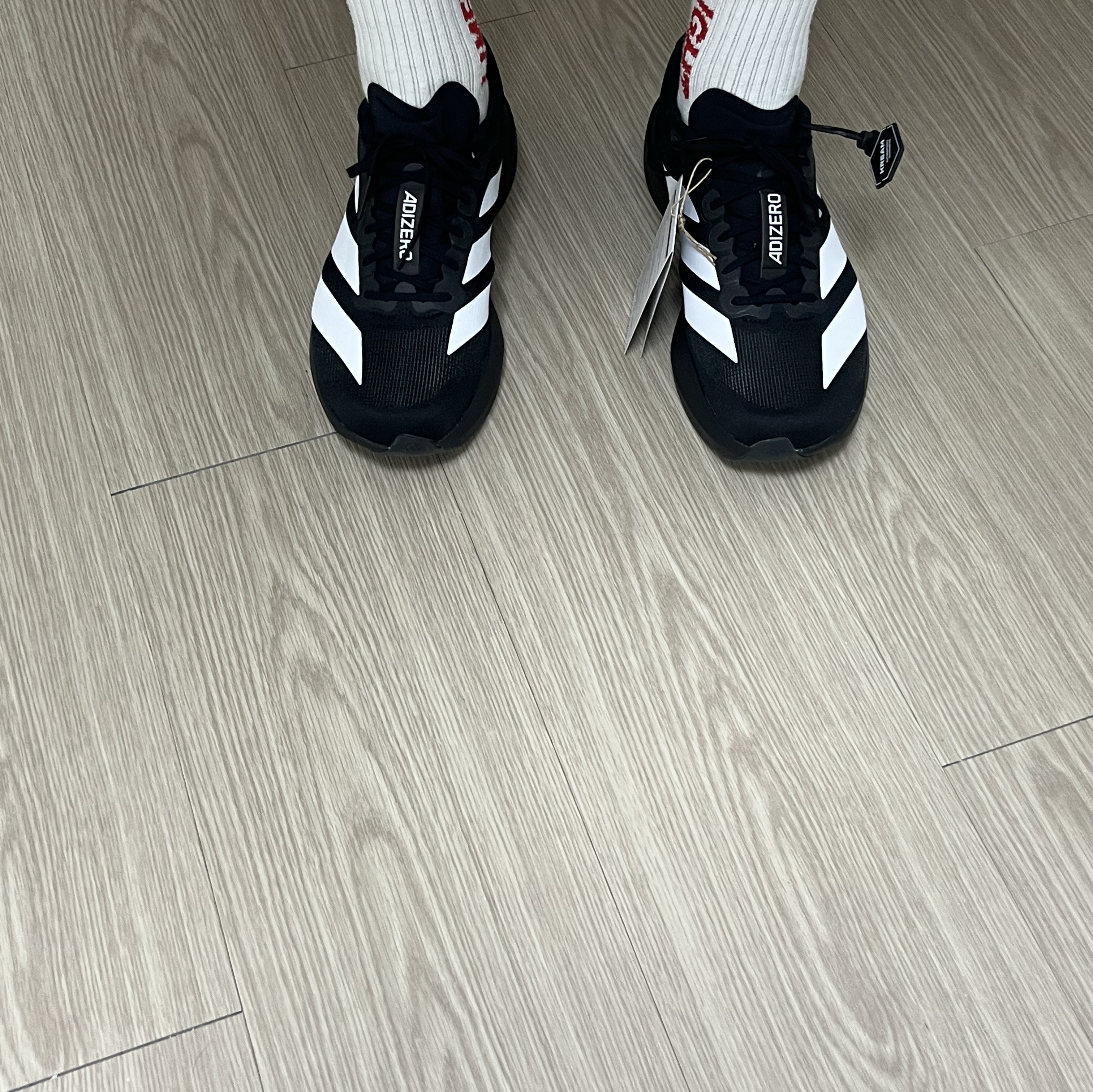 Adidas Adizero EVO SL Core Black Cloud White 착용 스타일 - 2