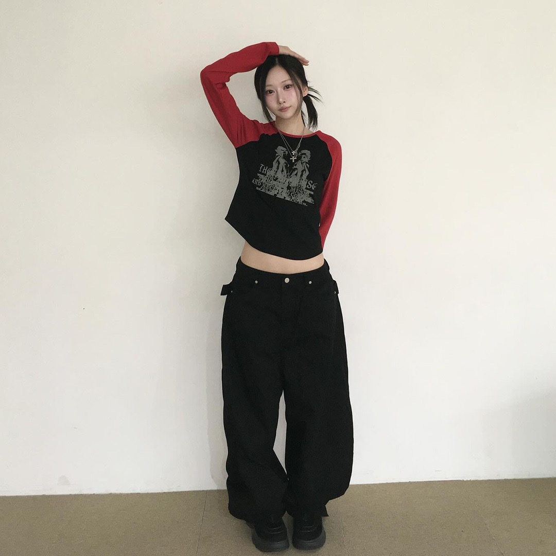 Thevinylhouse Twin Raglan LS Tee Black 착용 스타일