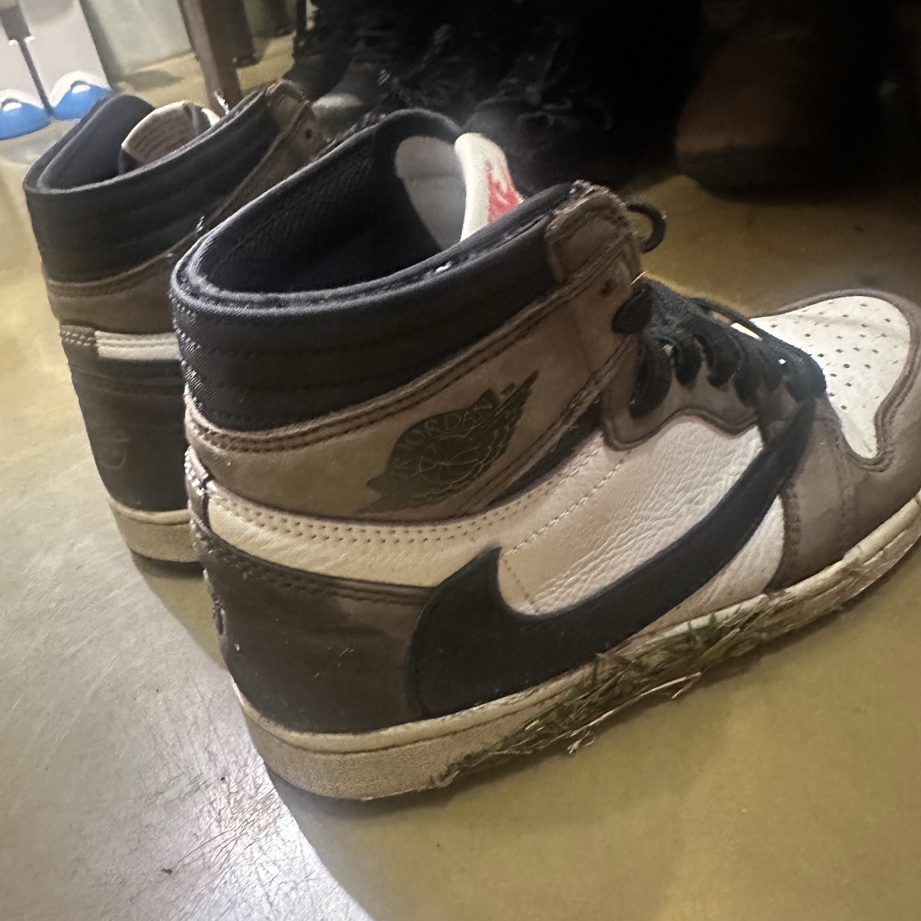 Jordan 1 x Travis Scott Retro High OG SP Mocha 착용 스타일