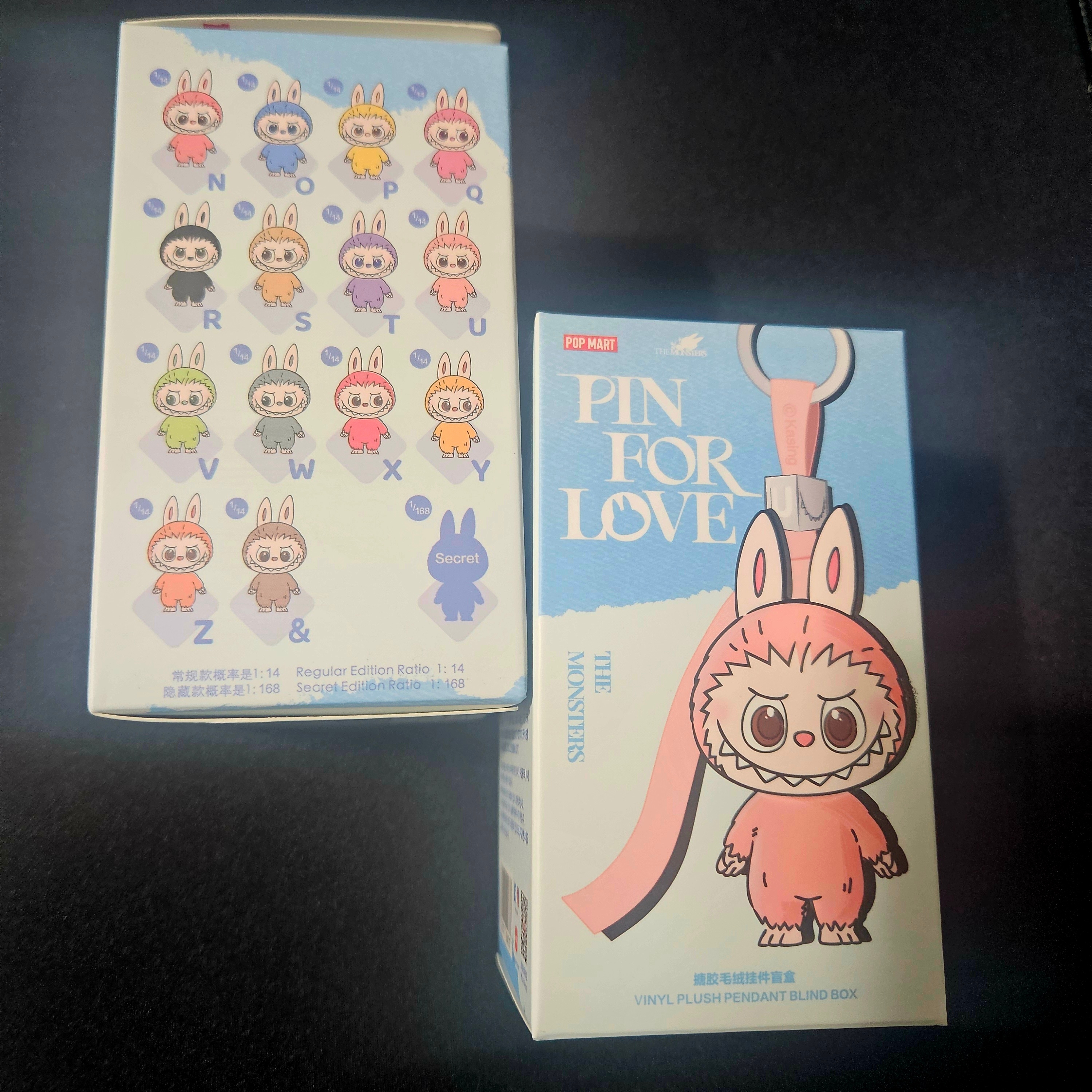 Pop Mart Labubu The Monsters Pin For Love Series Vinyl Plush Pendant Sealed Case (N-Z) (1 Blind Box) 착용 스타일
