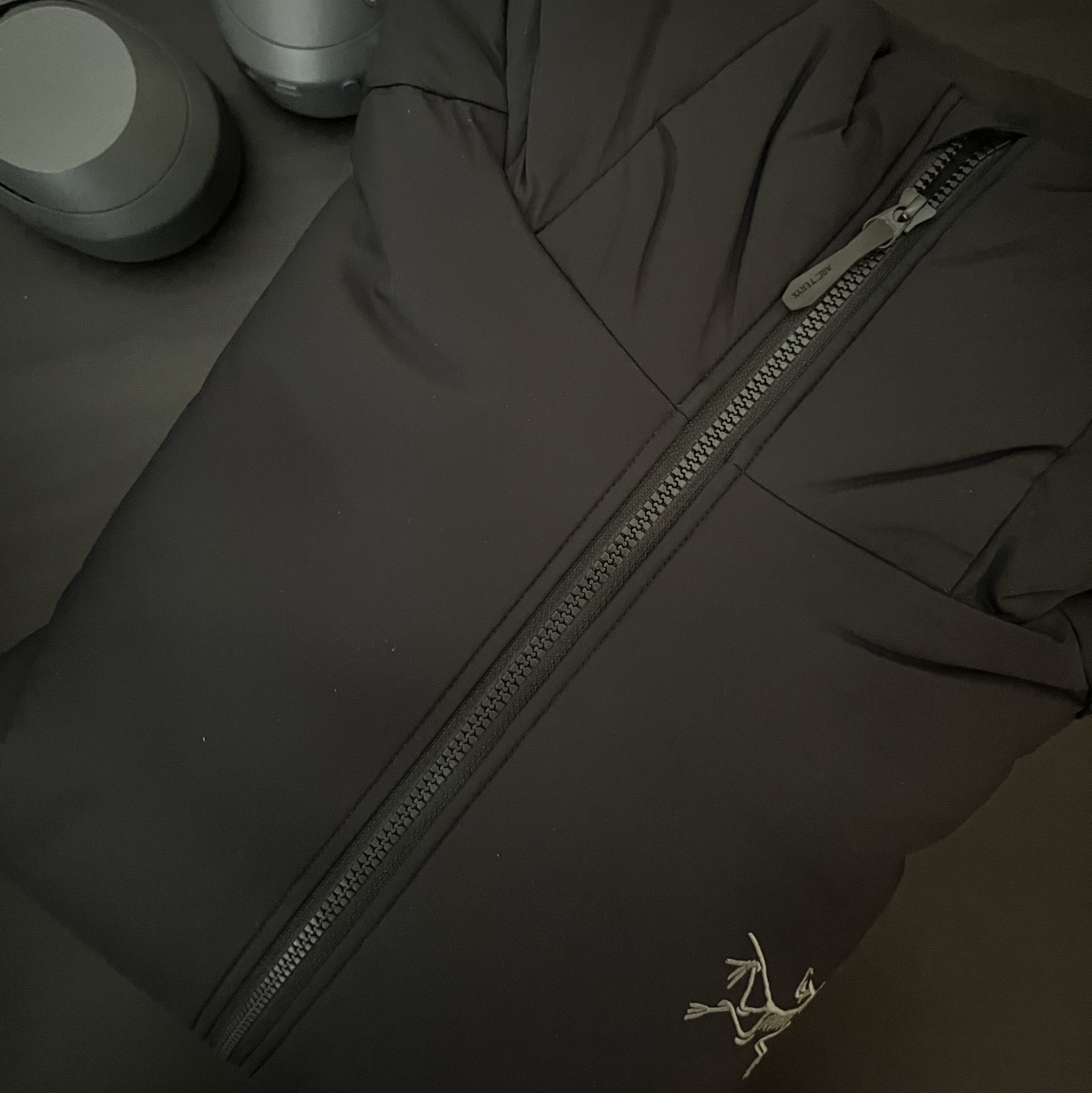 Arc'teryx Atom SV Hoody Black 착용 스타일