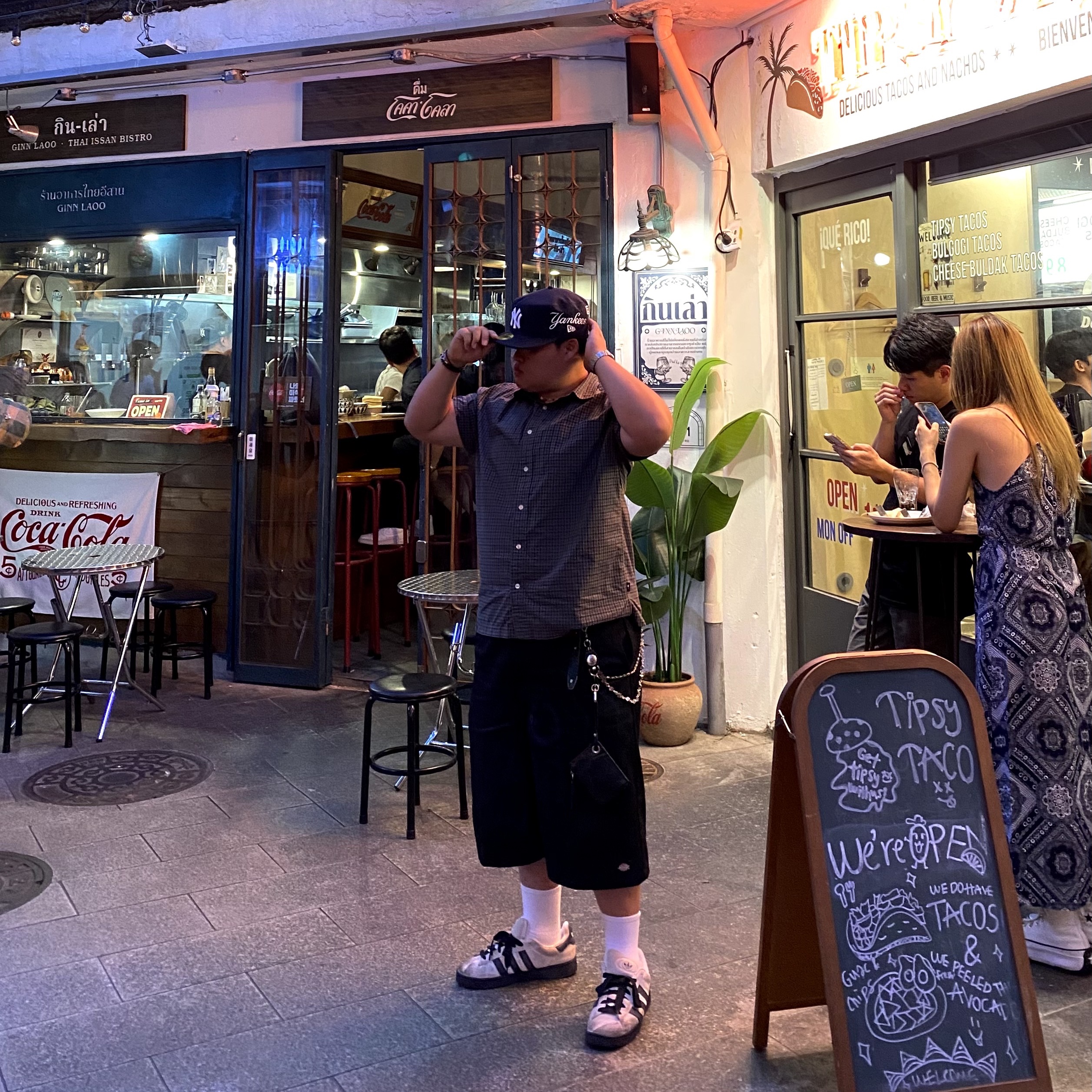 Dickies Loose Fit 13 Inch Flat Front Work Shorts Black, Casio A-158WA-1 착용 스타일