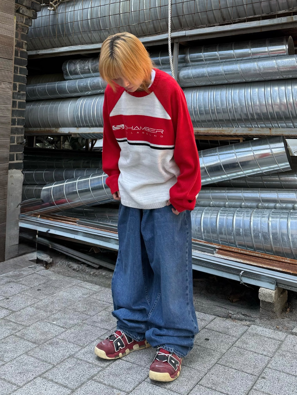 SPORT CHAMBER x Coca-Cola Sweater Red 착용 스타일 - 1