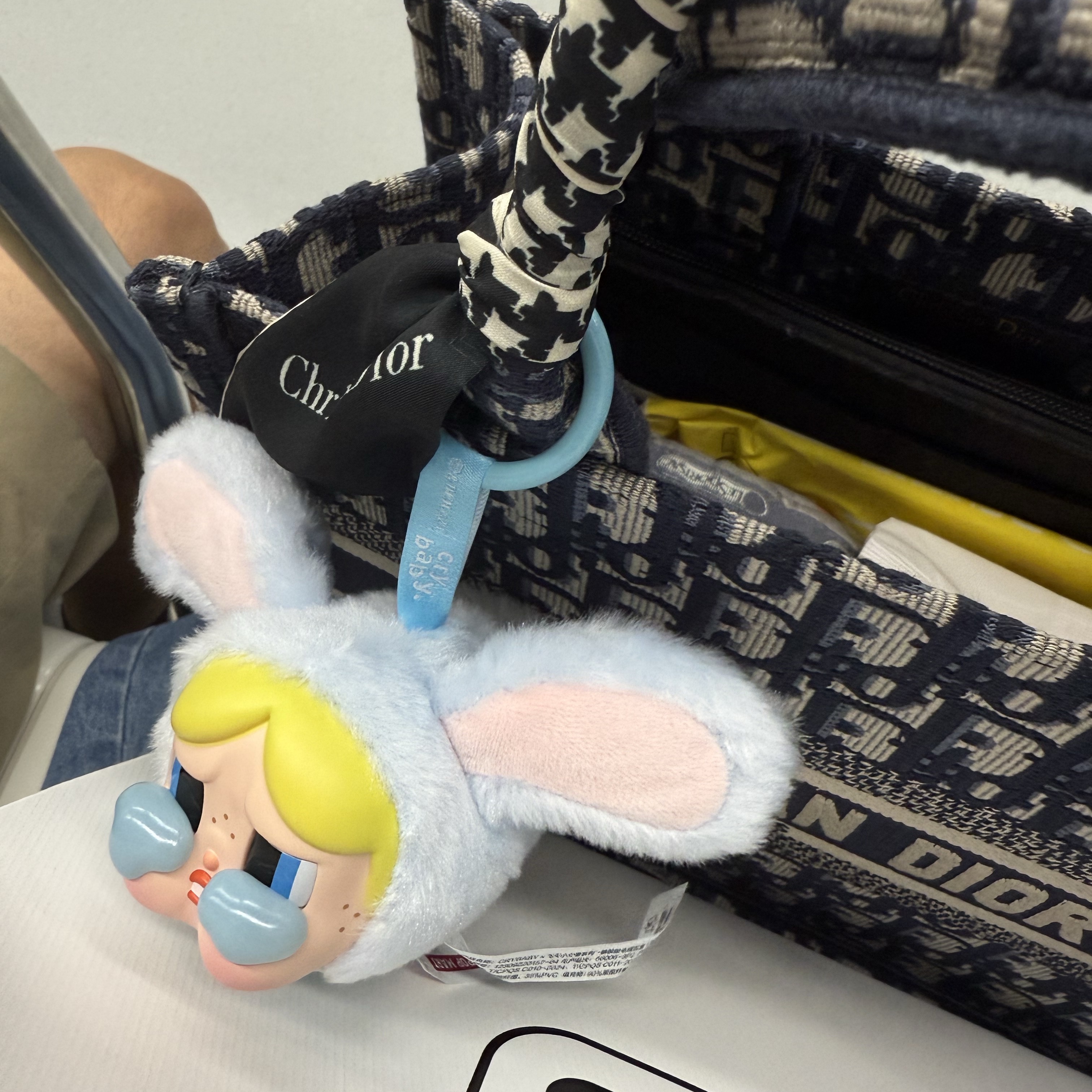 Pop Mart Crybaby x Powerpuff Girls Series Keyring Bunny Bubbles (Opened Case) 착용 스타일