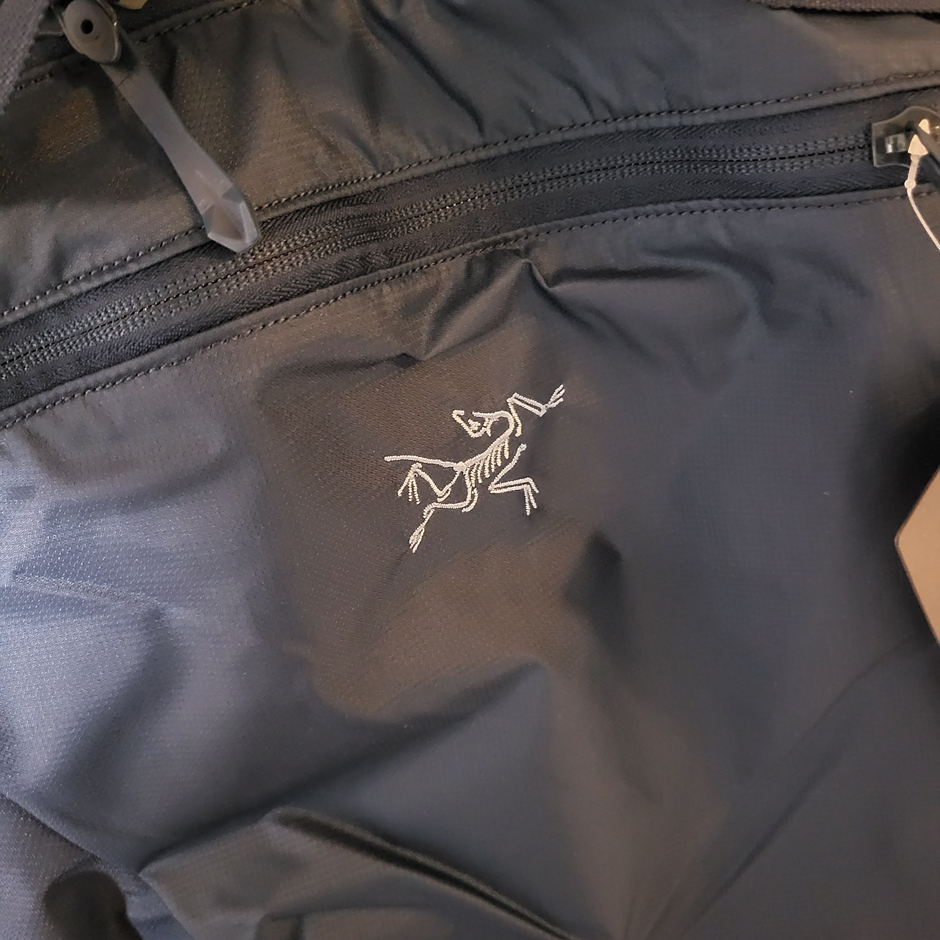 Arc'teryx Heliad 15 Backpack Nightscape 착용 스타일 - 2