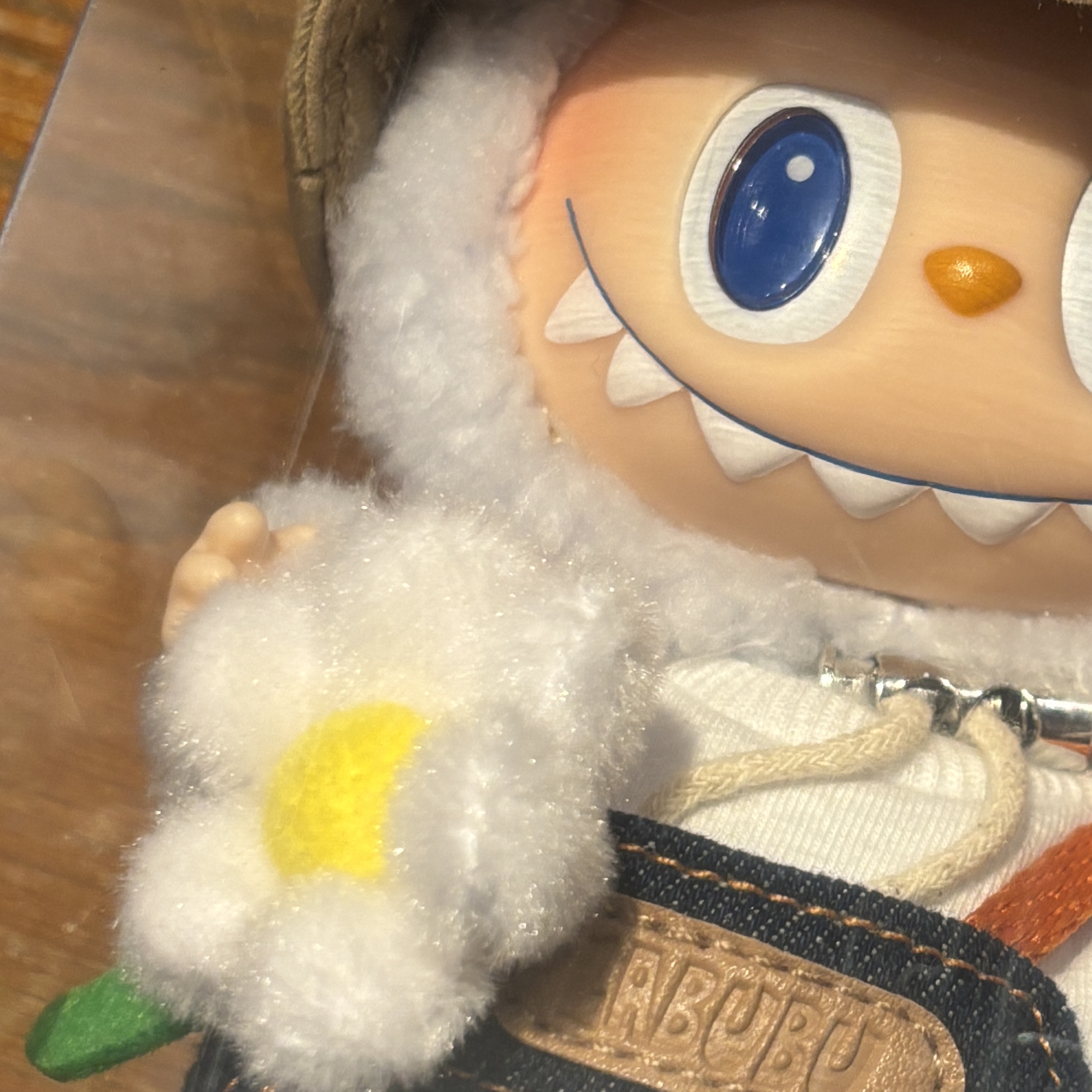 Pop Mart Fall In Wild Labubu Series Toy Keyring 착용 스타일