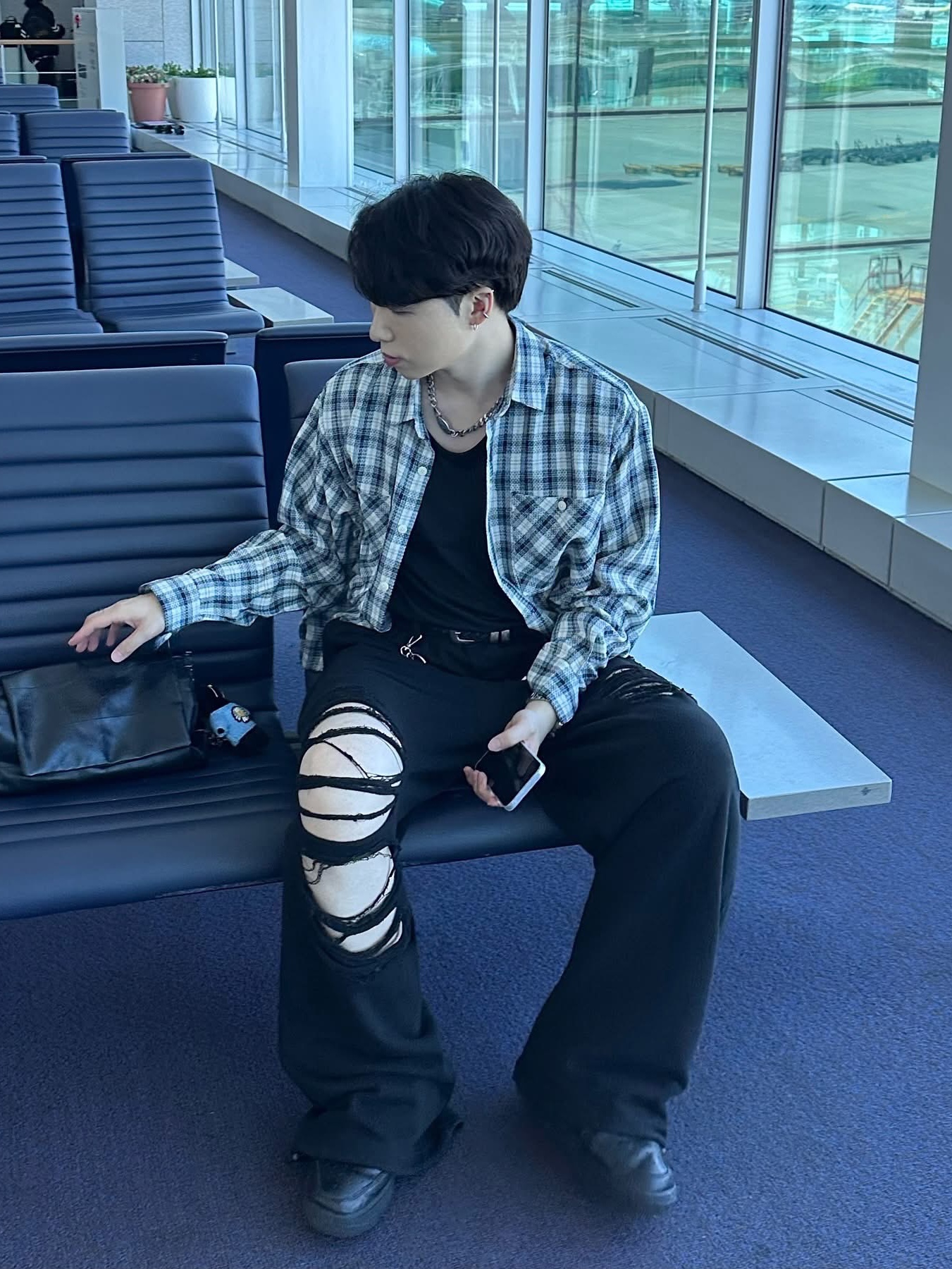 Diesel C-Seymon Treated Denim Baseball Cap Blue White, Nike Air Force 1 '07 Low Triple Black 착용 스타일 - 3