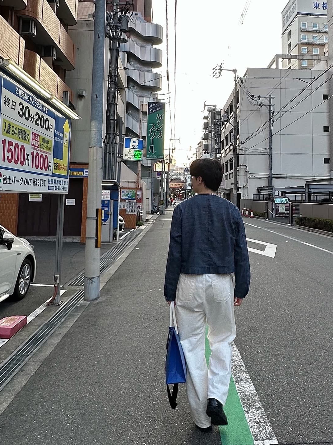 Ajobyajo PBA White Pearl Necklace Silver, Ader Error Wide Blue Bag Blue 착용 스타일 - 7