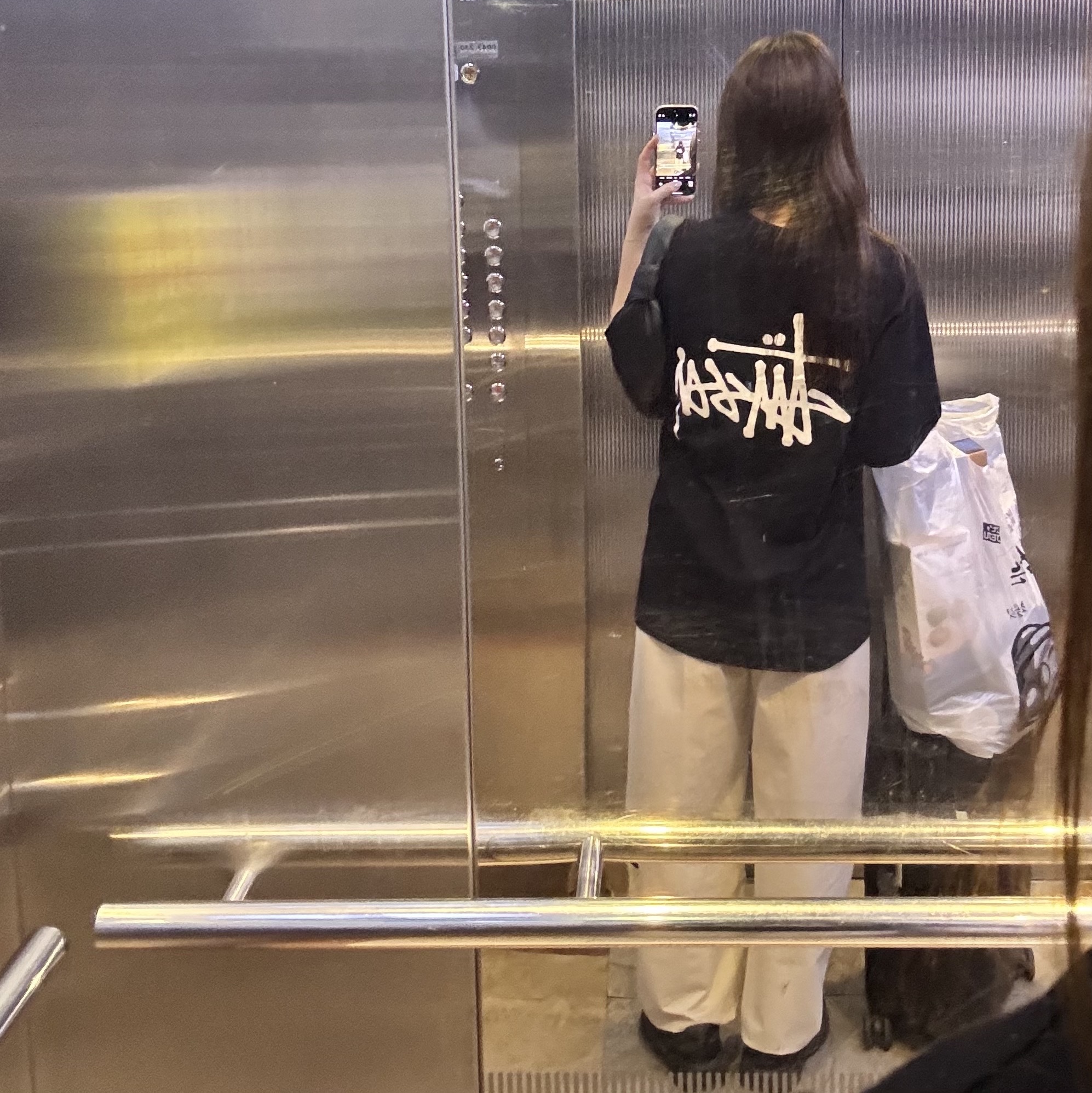 Stussy Basic Stussy T-Shirt Black 2024, 2025, Lemaire Mini Fortune Croissant Bag Soft Nappa Leather Black 착용 스타일 - 2