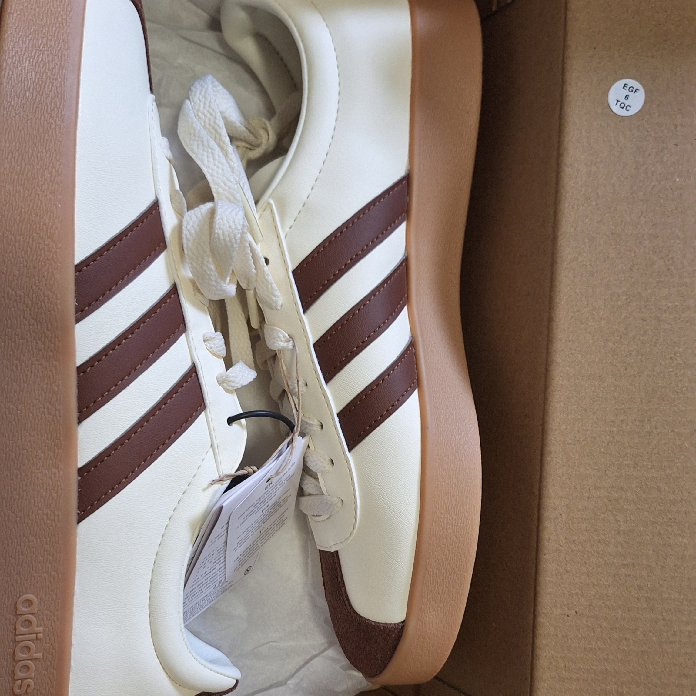 Adidas VL Court 2.0 Cream Brown 착용 스타일